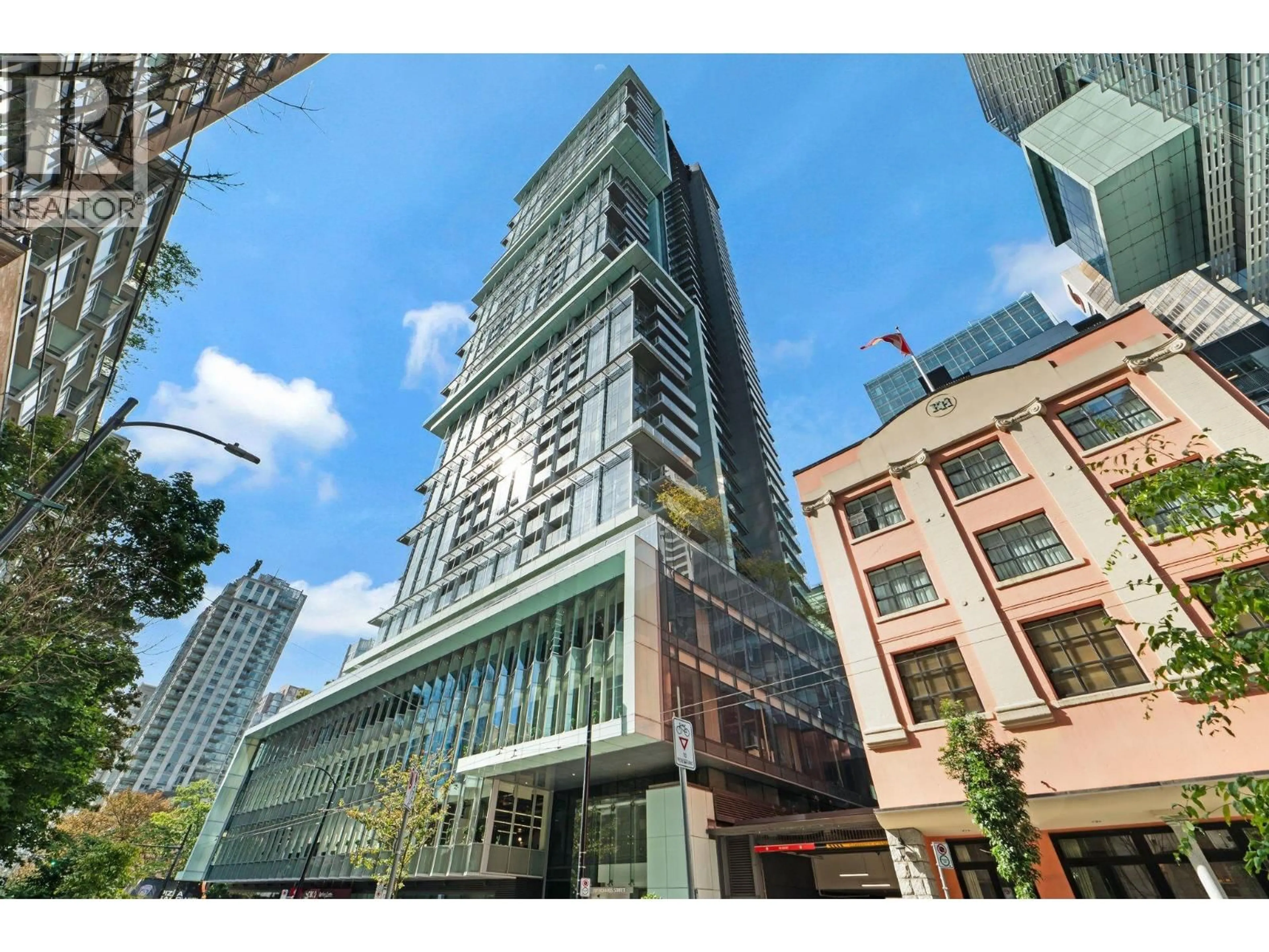 Indoor foyer for 4201 - 777 RICHARDS STREET, Vancouver British Columbia V6B0M6