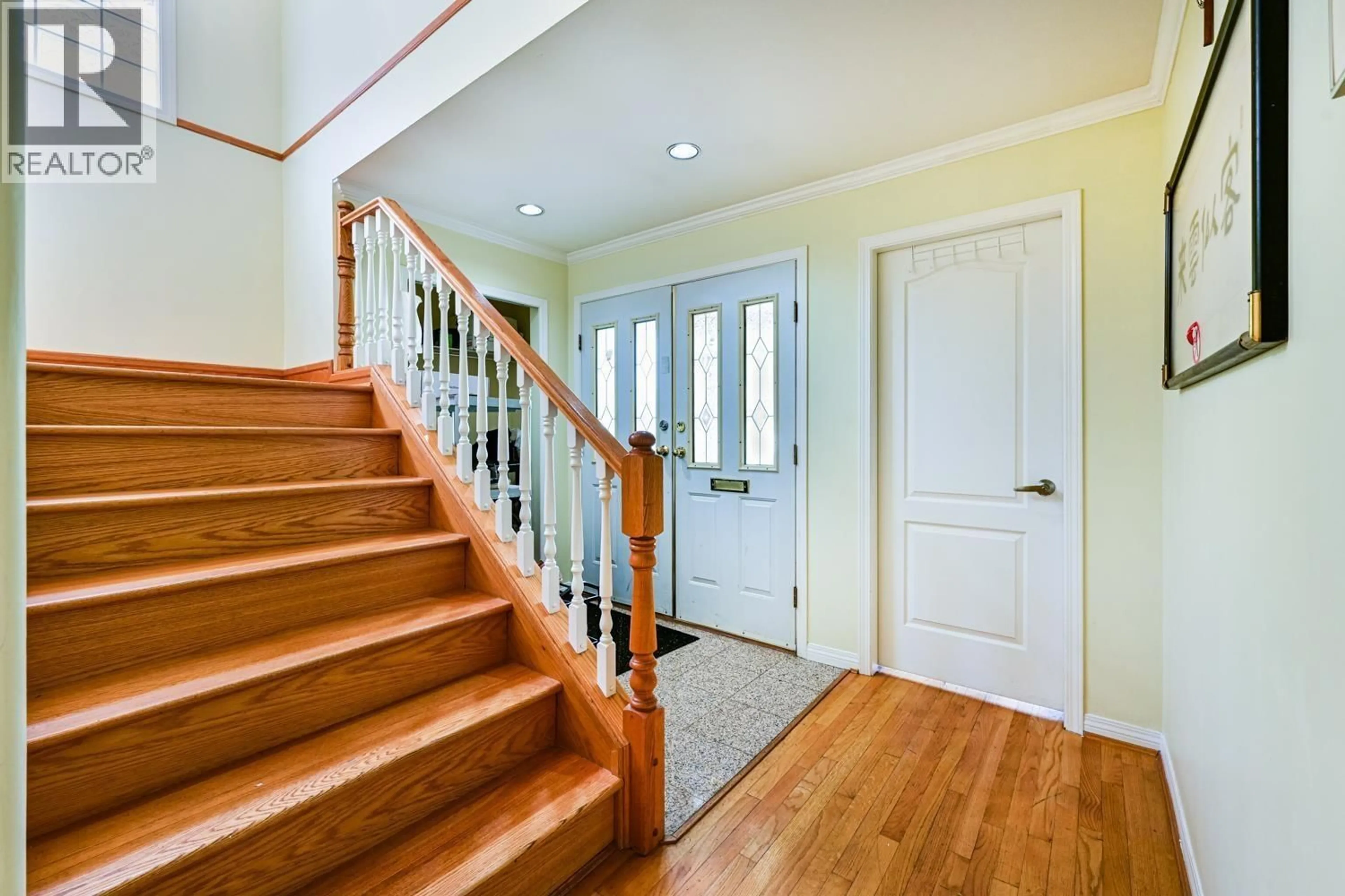 Indoor entryway for 396 49TH AVENUE, Vancouver British Columbia V5W2G6