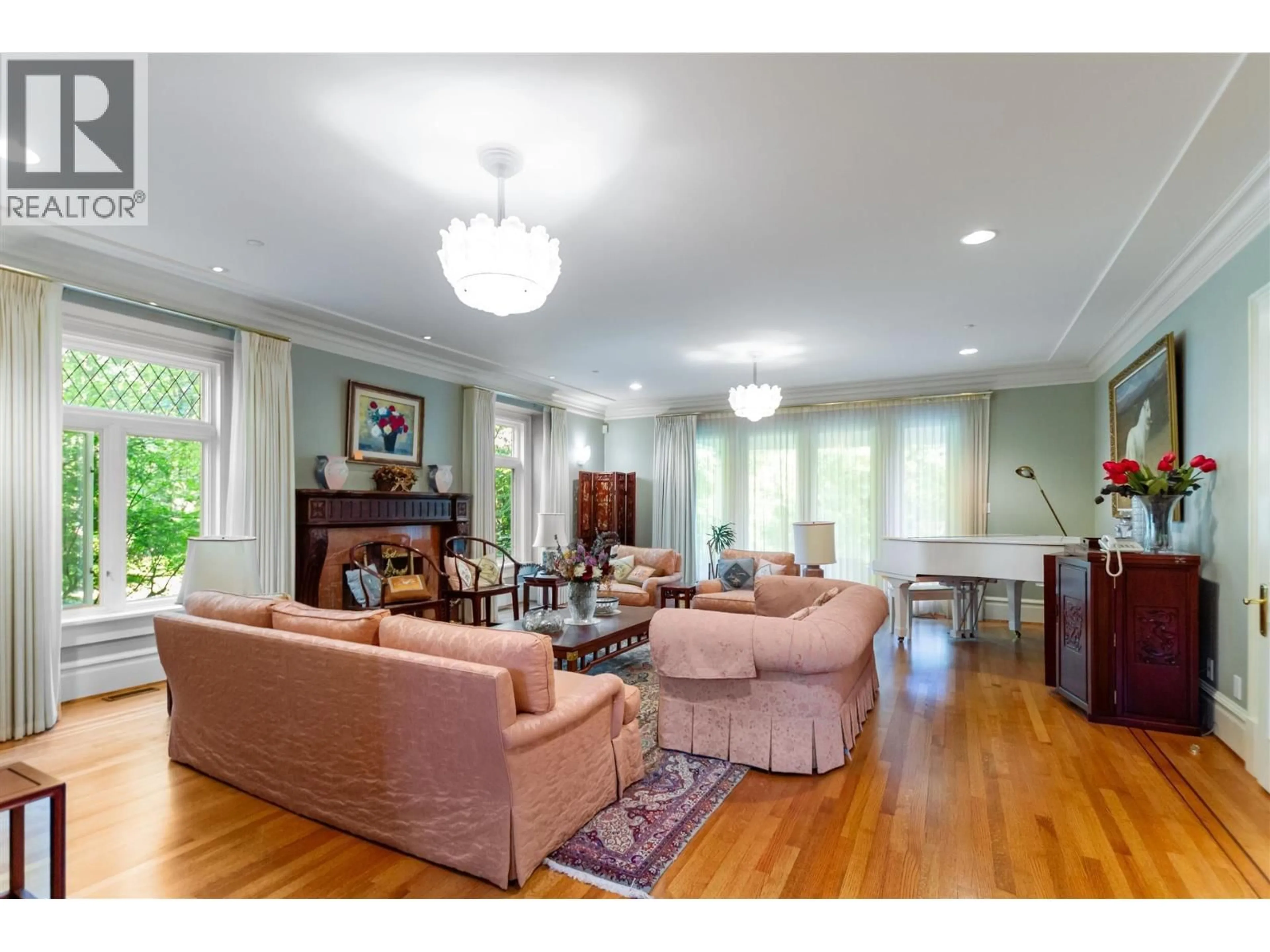 Living room with furniture, unknown for 1864 MATTHEWS AVENUE, Vancouver British Columbia V6J2T6
