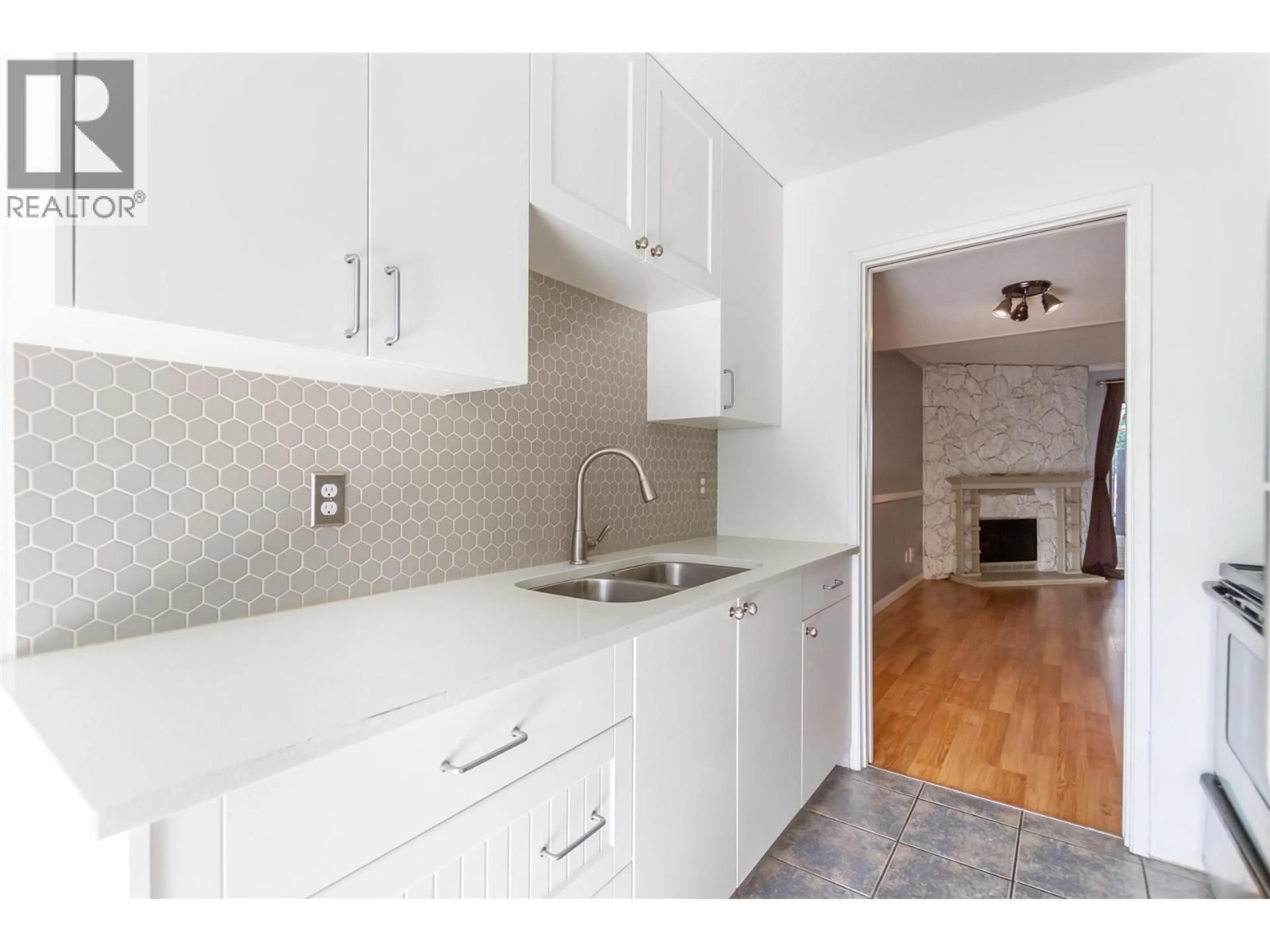 Standard kitchen, ceramic/tile floor for 22180 122 AVENUE, Maple Ridge British Columbia V2X3X6