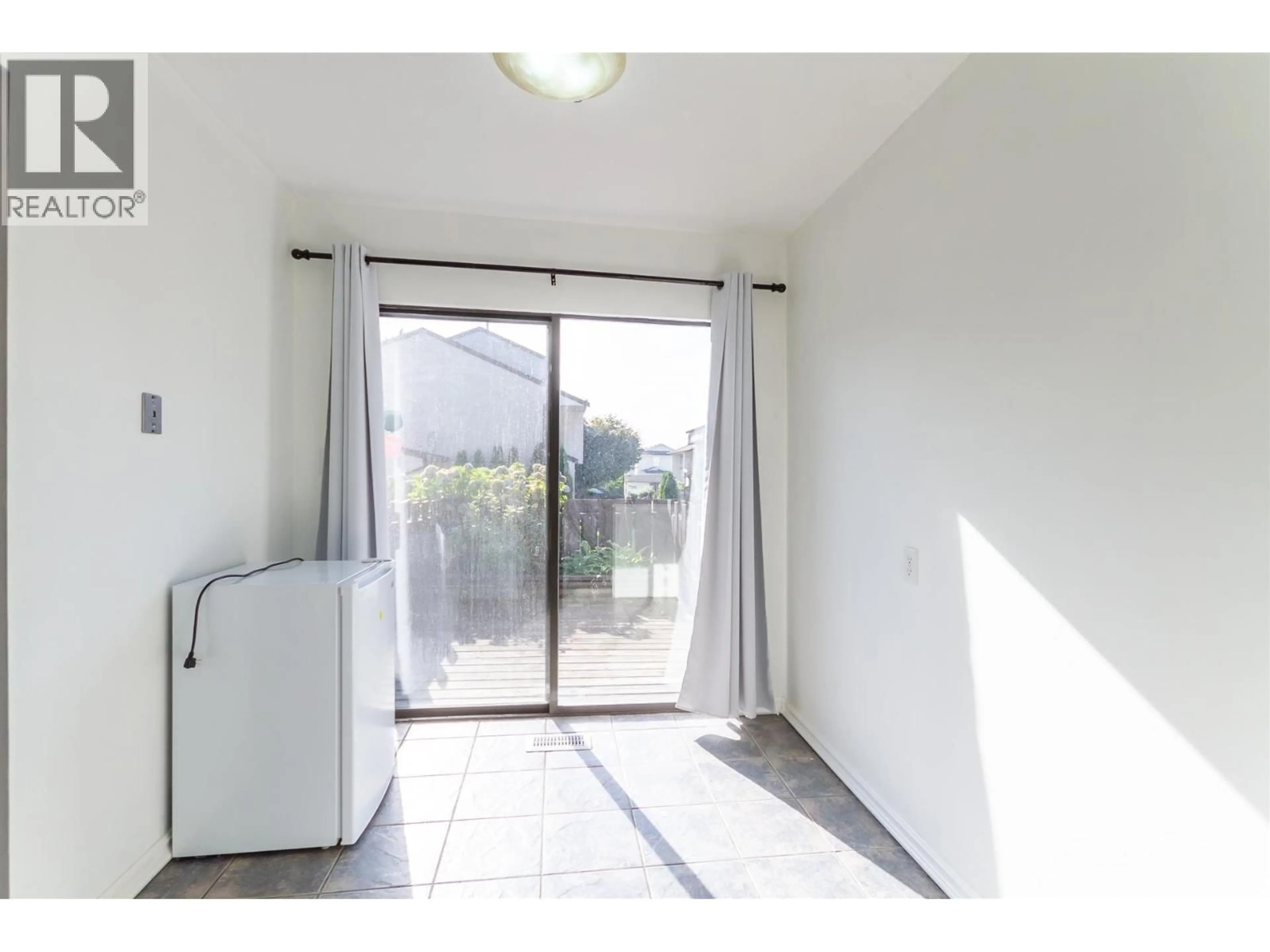 A pic of a room for 22180 122 AVENUE, Maple Ridge British Columbia V2X3X6