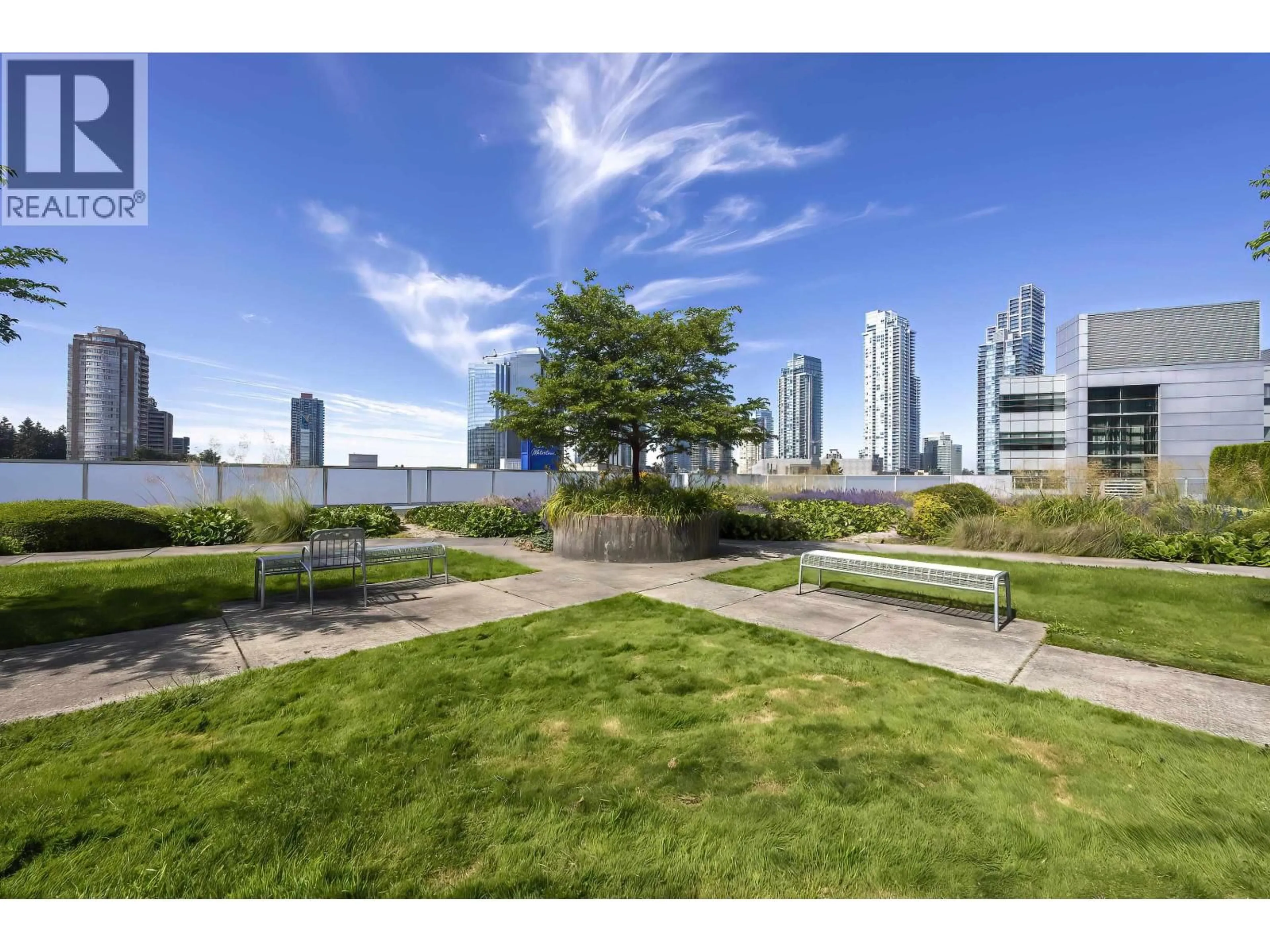 Patio, water/lake/river/ocean view for 709 - 4808 HAZEL STREET, Burnaby British Columbia V5H0A2