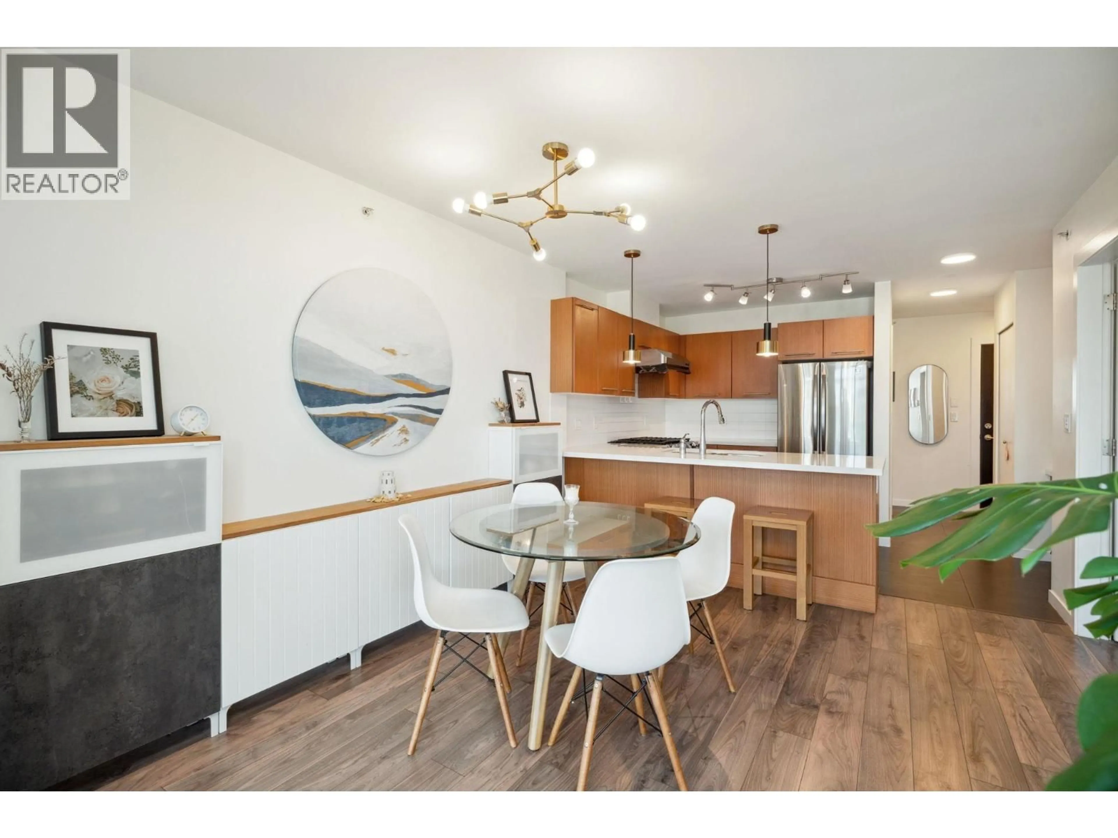 Open concept kitchen, wood/laminate floor for 2905 - 2133 DOUGLAS ROAD, Burnaby British Columbia V5C0E9