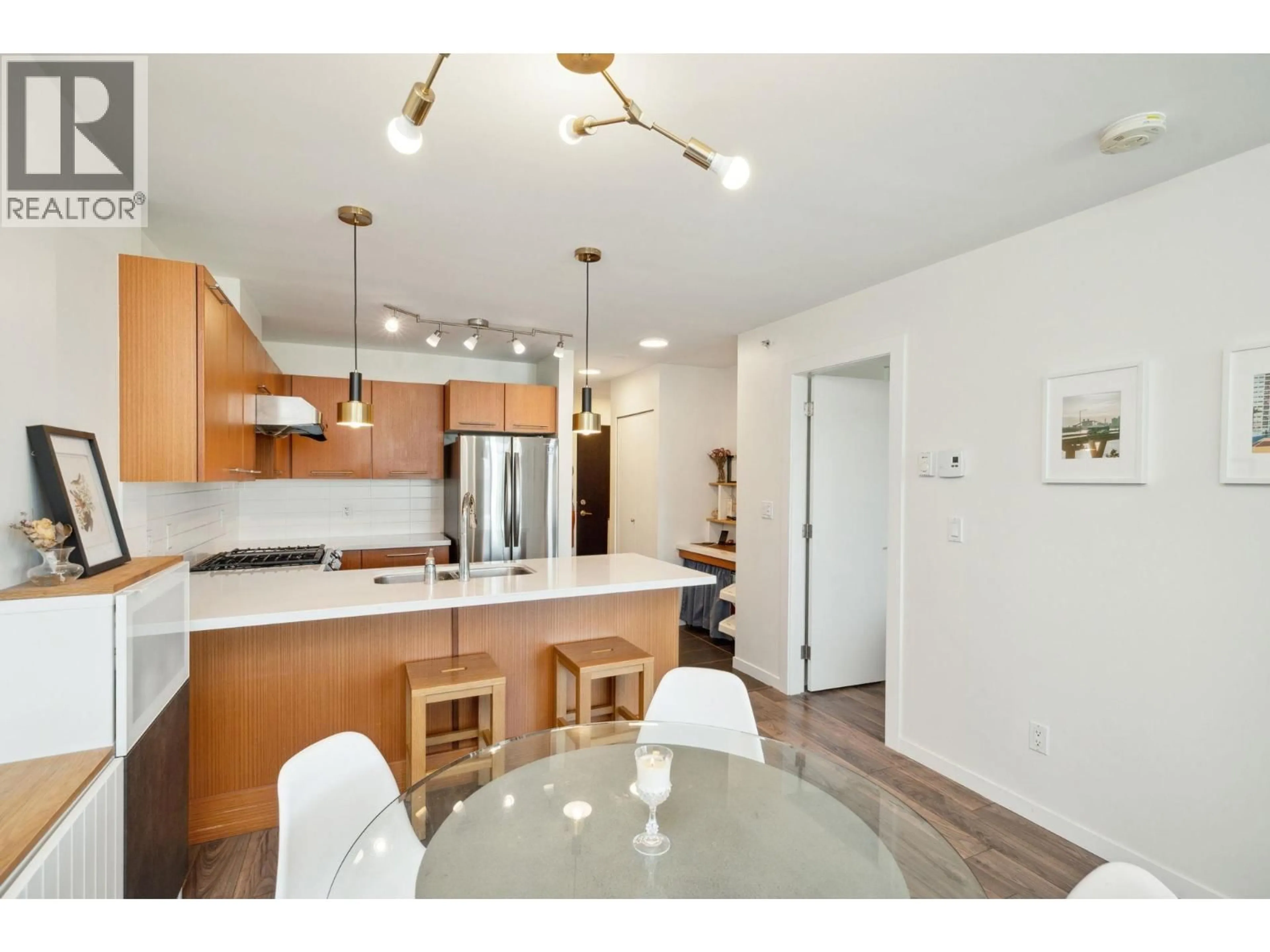 Open concept kitchen, wood/laminate floor for 2905 - 2133 DOUGLAS ROAD, Burnaby British Columbia V5C0E9