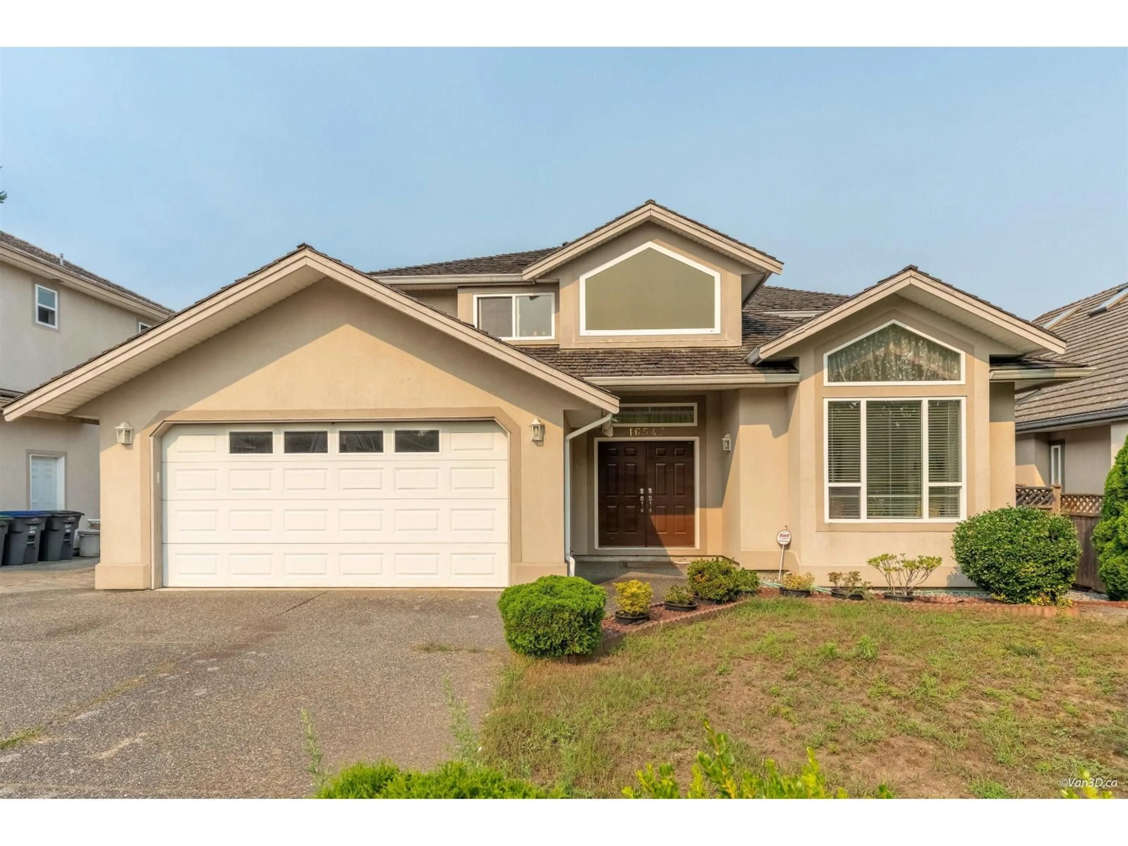 Home with vinyl exterior material, street for 16543 108, Surrey British Columbia V4N1N6