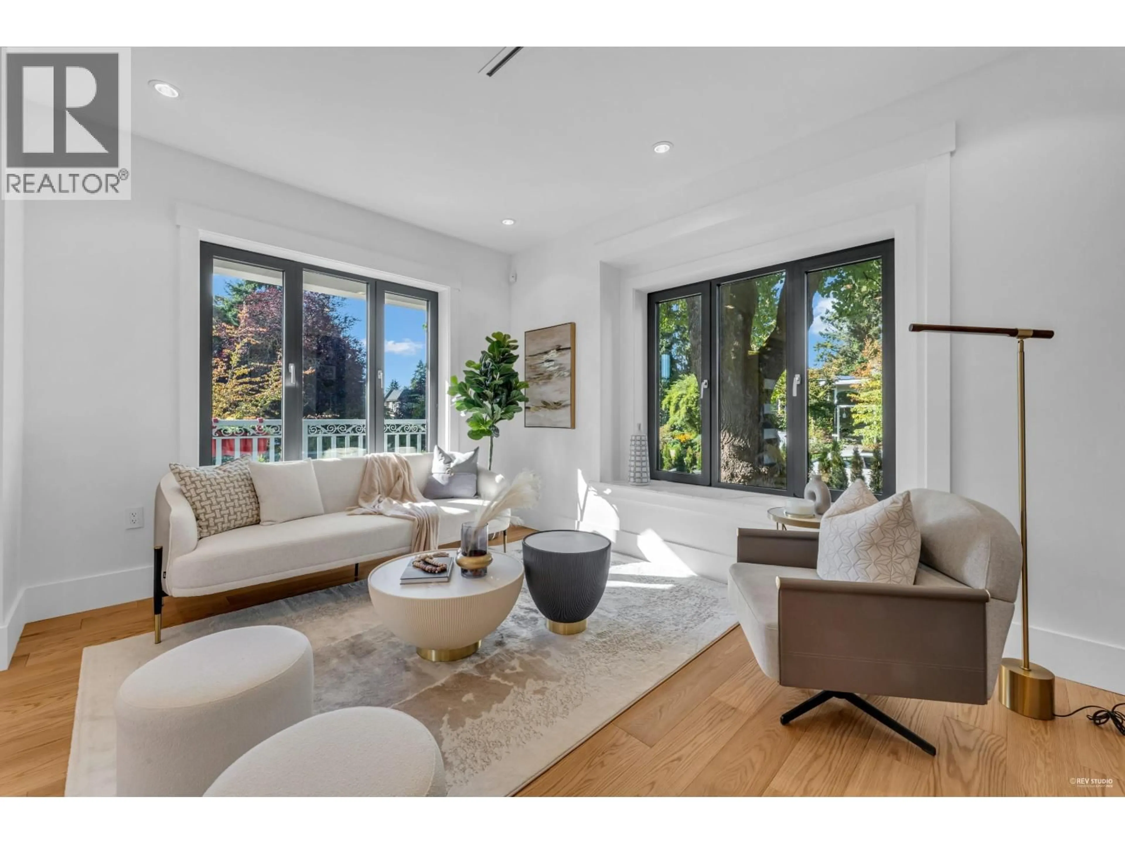Living room with furniture, unknown for 8420 WILTSHIRE STREET, Vancouver British Columbia V6P2V8
