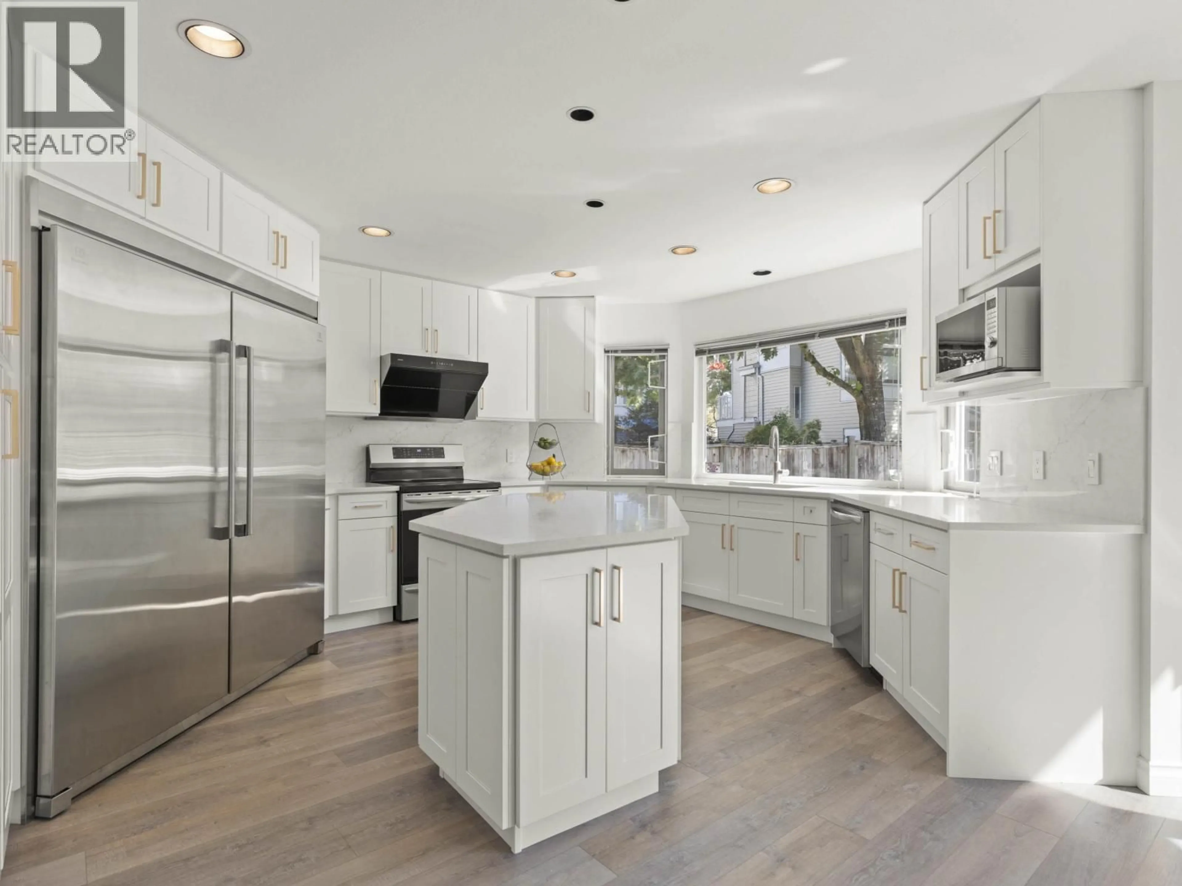 Contemporary kitchen, unknown for 4580 CAMERON COURT, Richmond British Columbia V6V2T5