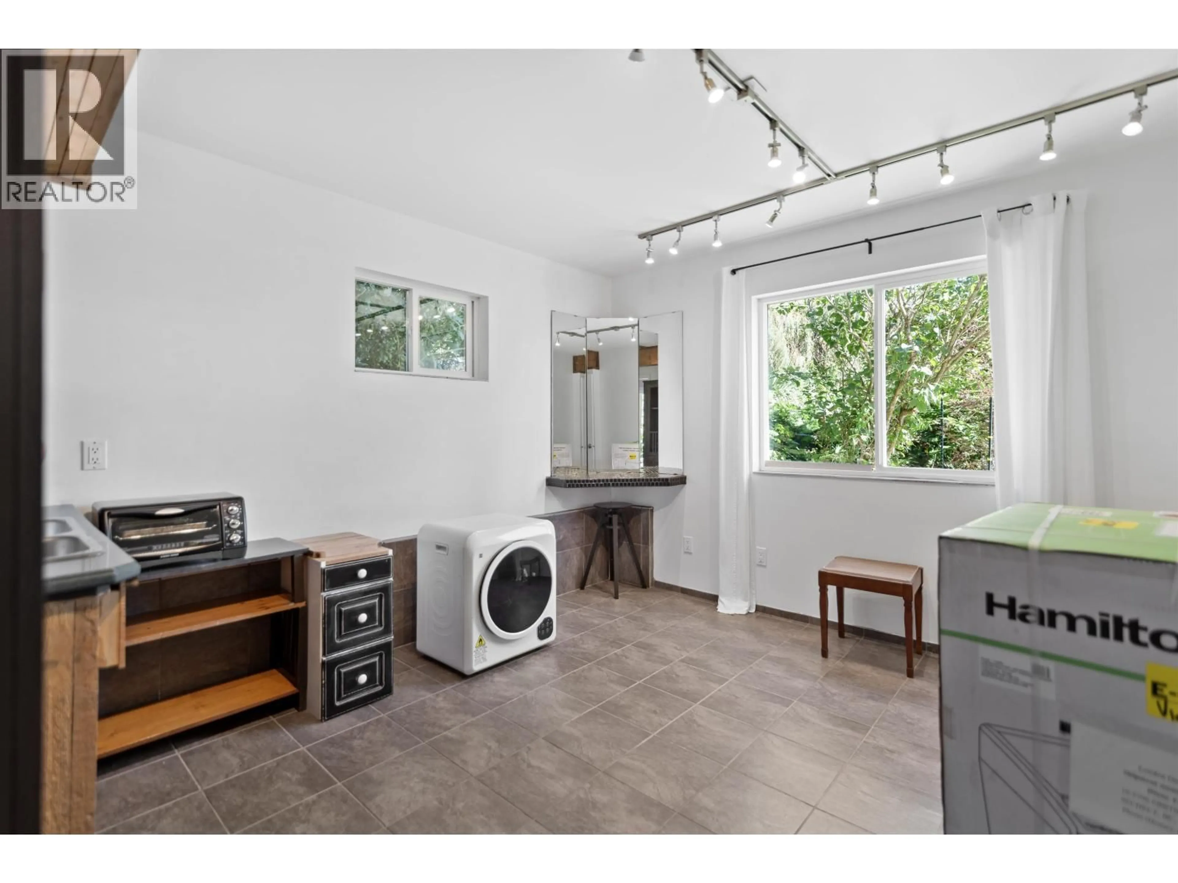 Laundry room for 163 PIKE ROAD, Langdale British Columbia V0N1V6