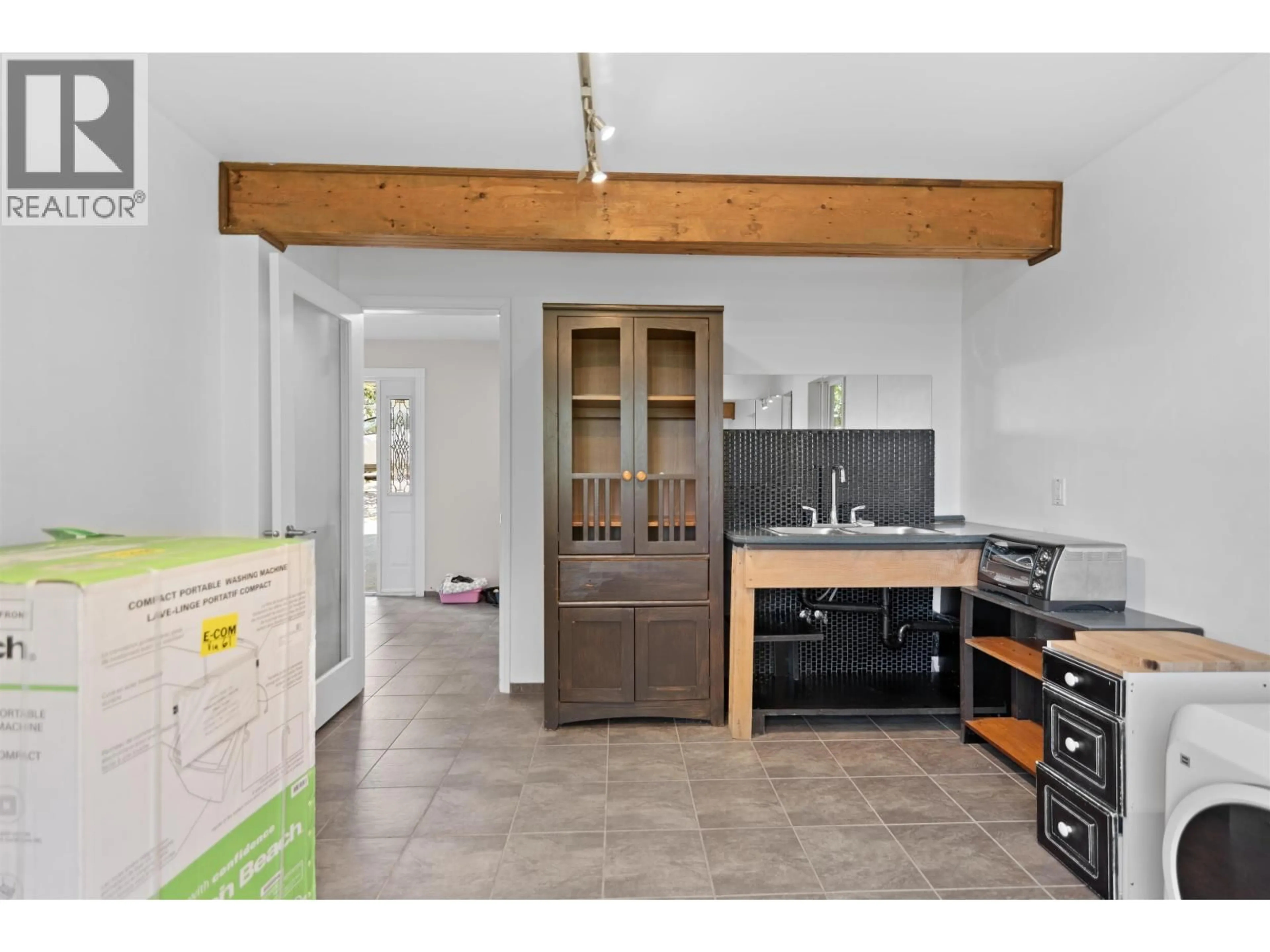 Standard kitchen, unknown for 163 PIKE ROAD, Langdale British Columbia V0N1V6