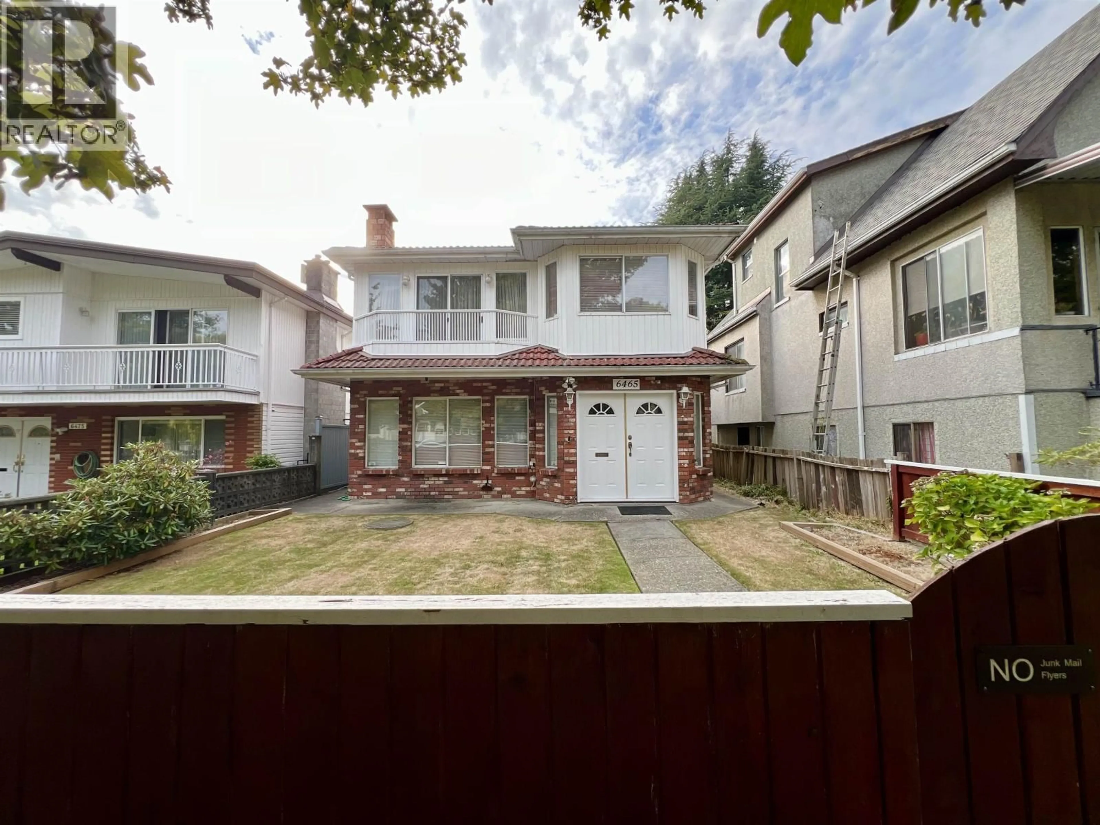 A pic from outside/outdoor area/front of a property/back of a property/a pic from drone, street for 6465 ST. CATHERINES STREET, Vancouver British Columbia V5W3G9