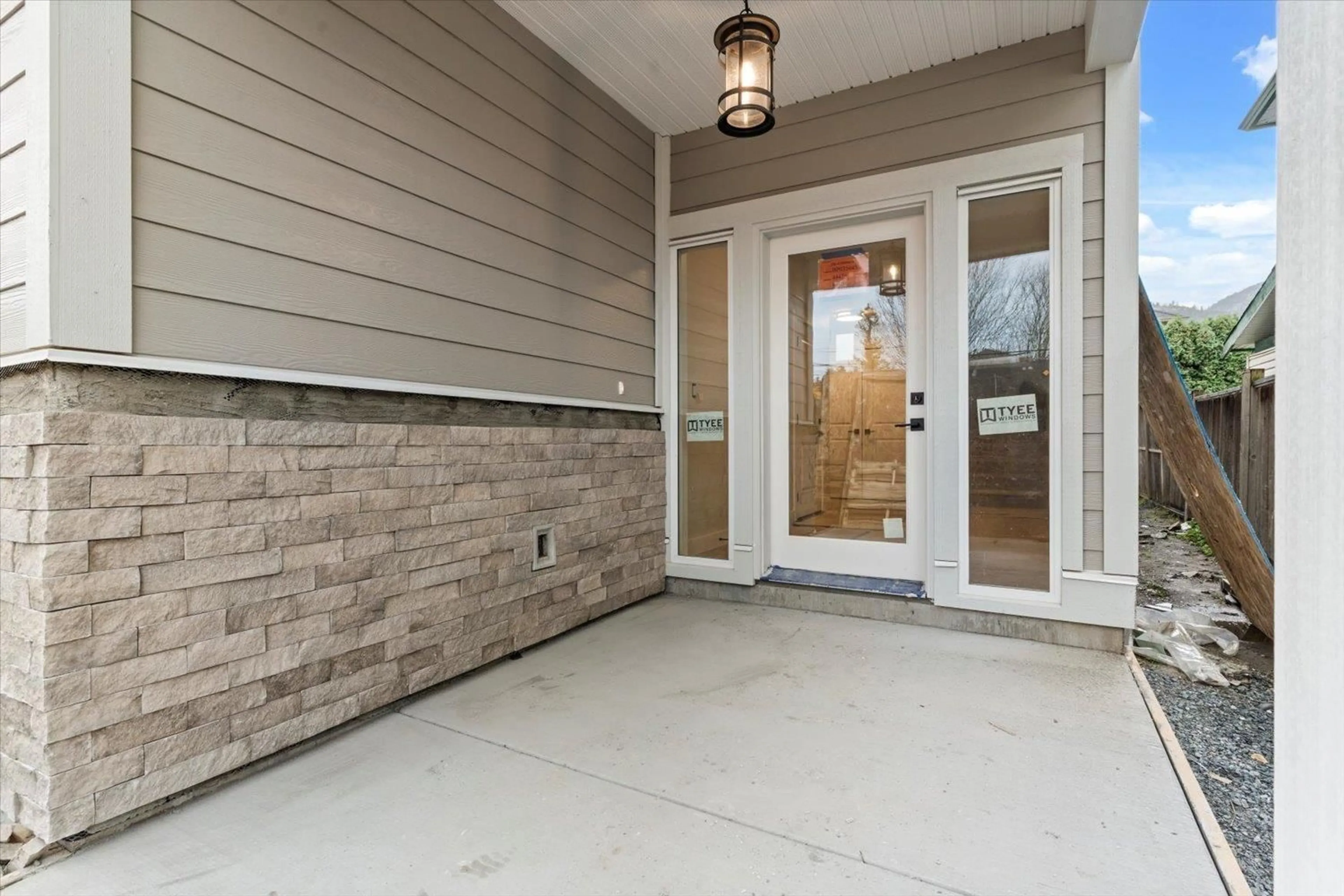 Indoor entryway for 44428 KEITH WILSON ROAD, Chilliwack British Columbia V2R4B6