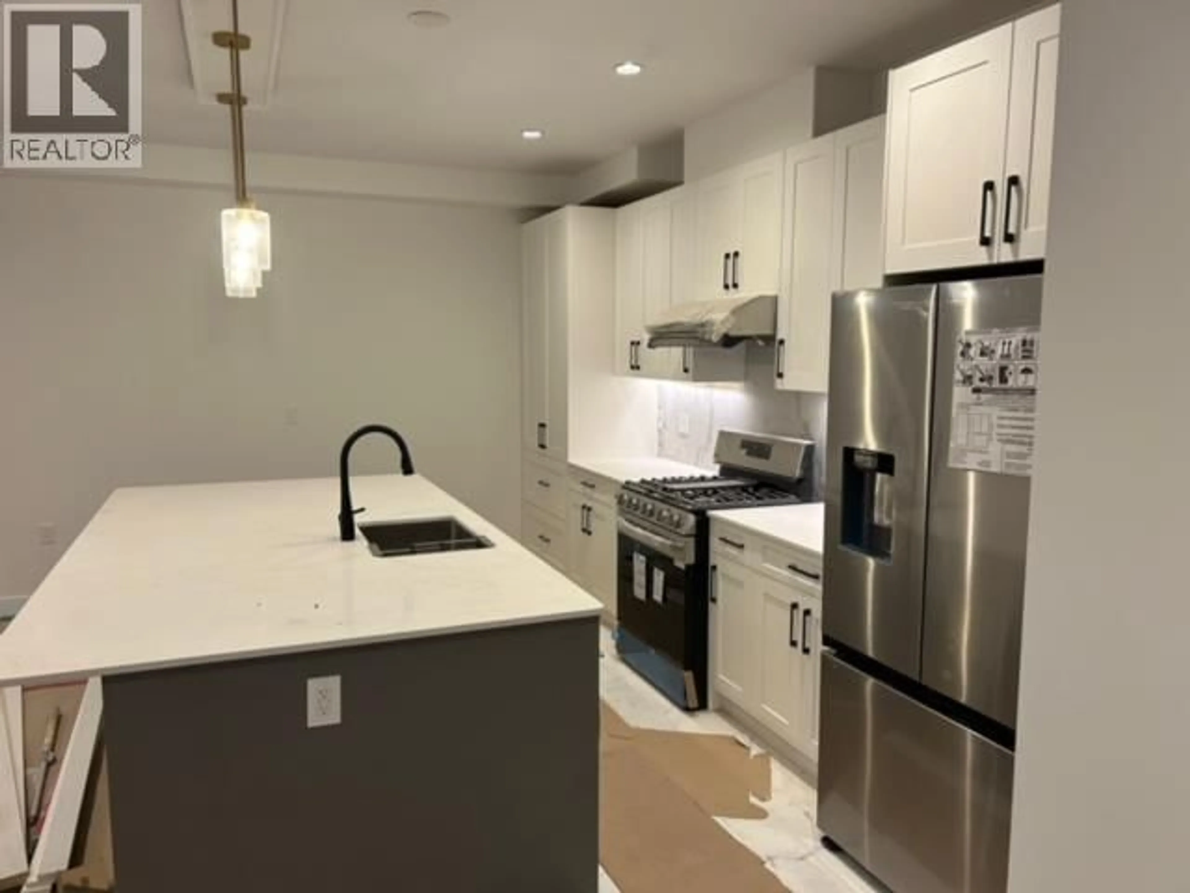 Open concept kitchen, unknown for 5625 WOODSWORTH STREET, Burnaby British Columbia V5G3P6