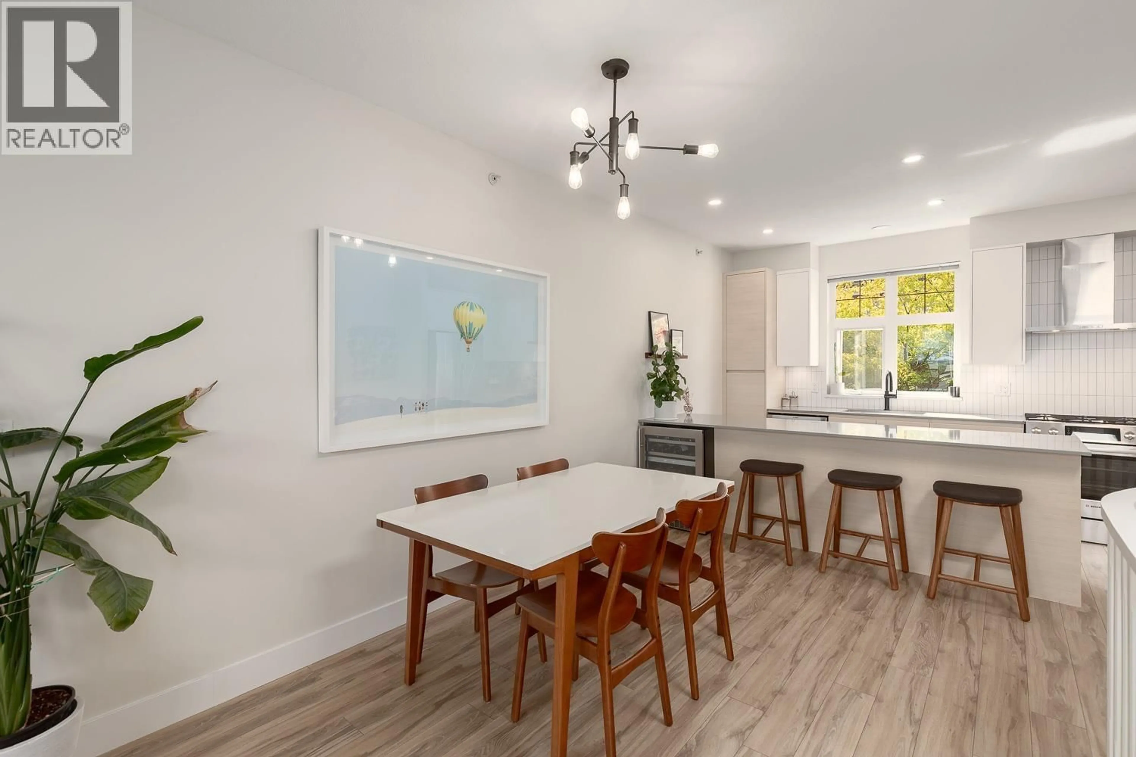 Dining room, unknown for 2272 ST. GEORGE STREET, Vancouver British Columbia V5T3R2