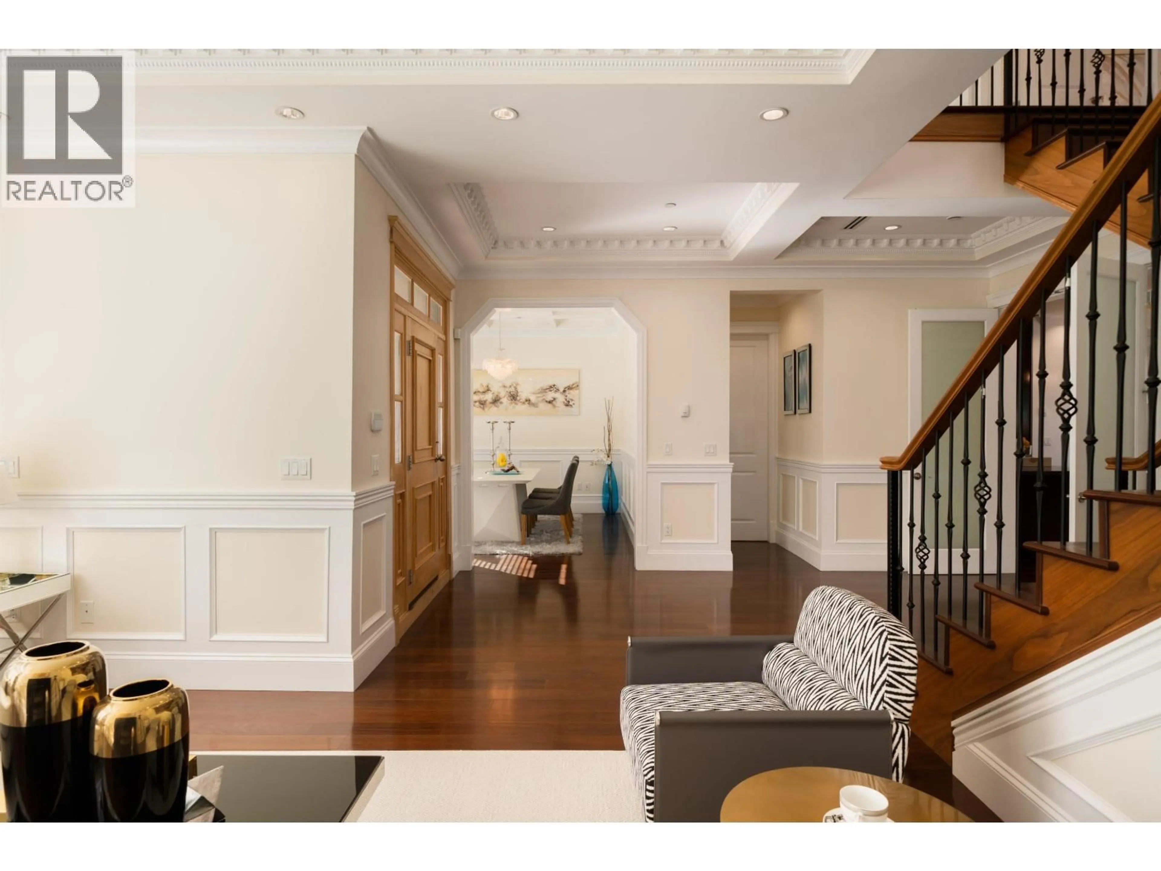 Indoor entryway for 3450 PUGET DRIVE, Vancouver British Columbia V6L2T5
