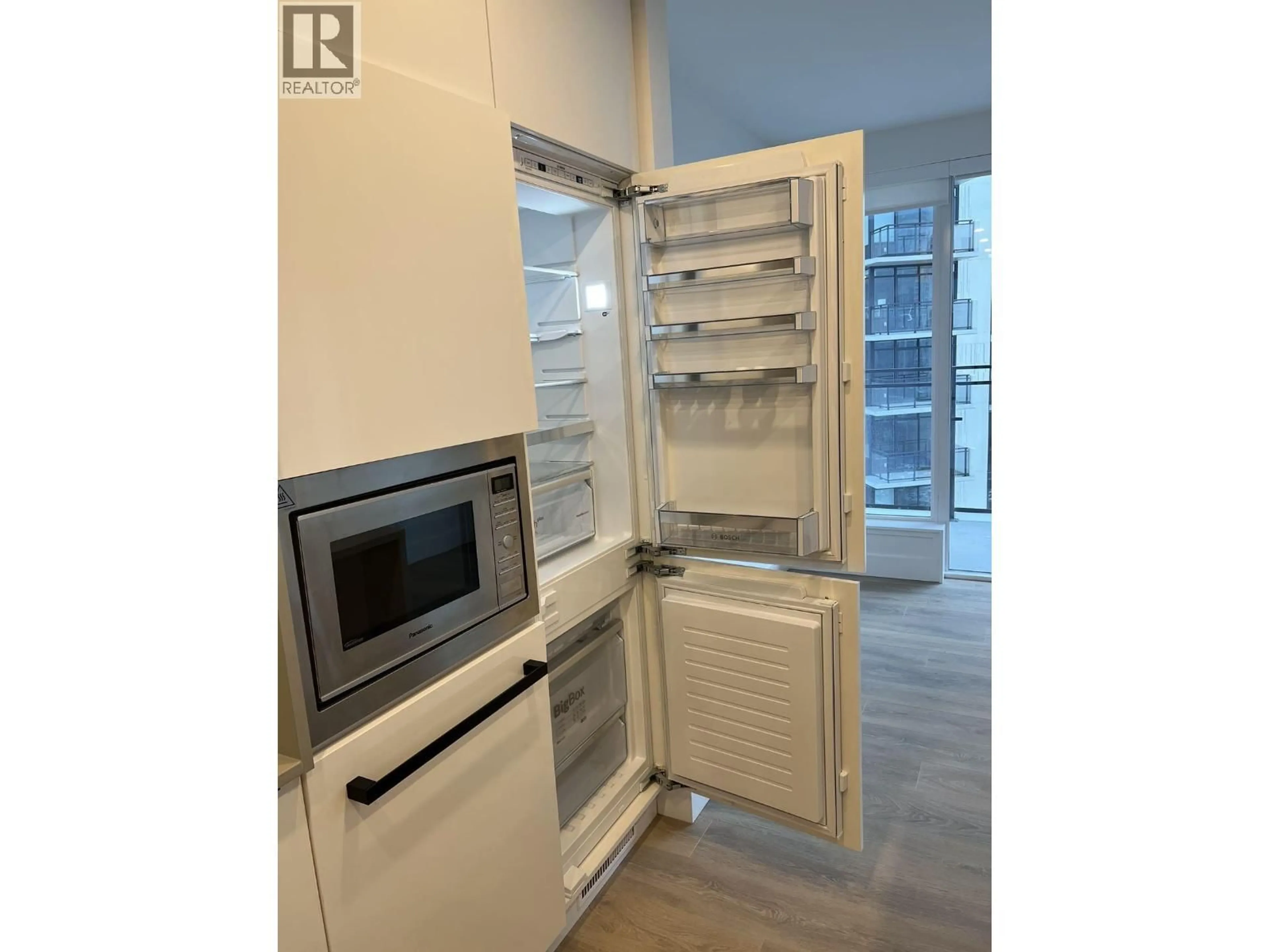 Standard kitchen, unknown for 1801 - 4711 HAZEL STREET, Burnaby British Columbia V5H0J9