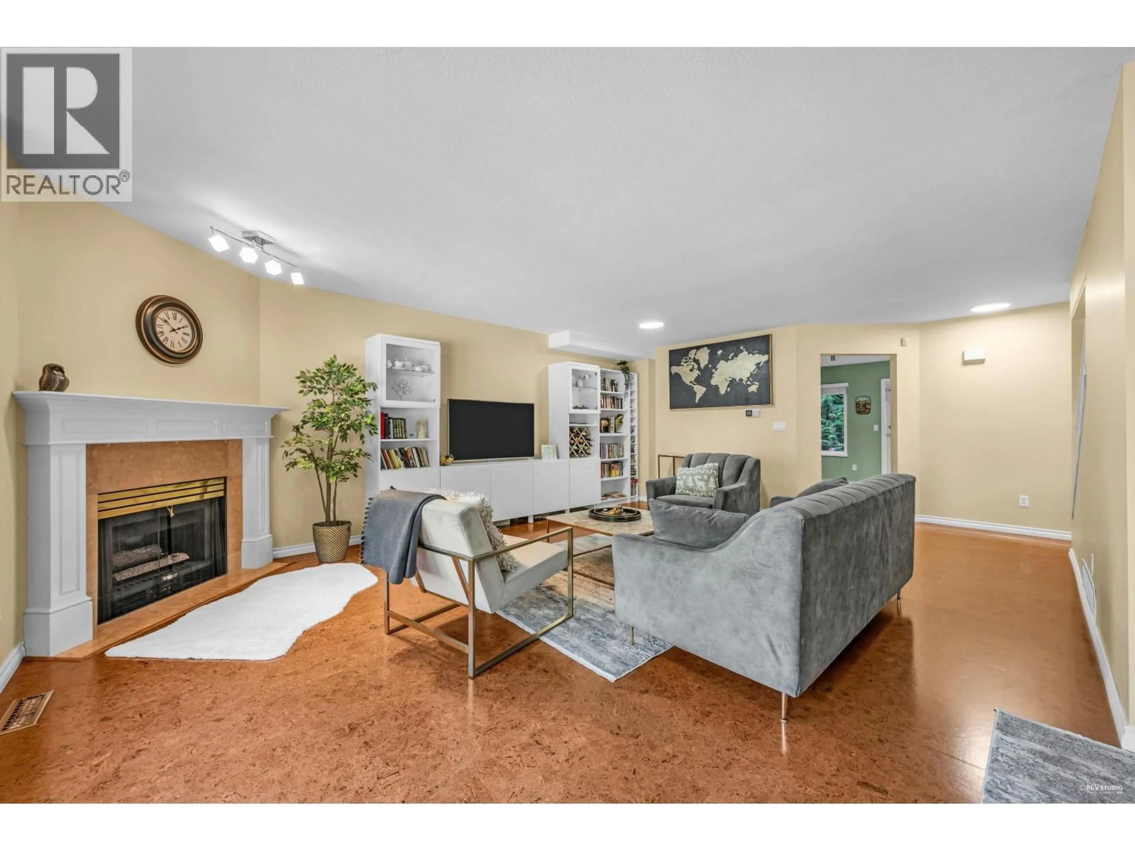 Living room with furniture, unknown for 51 - 2600 BEAVERBROOK CRESCENT, Burnaby British Columbia V3J7W6