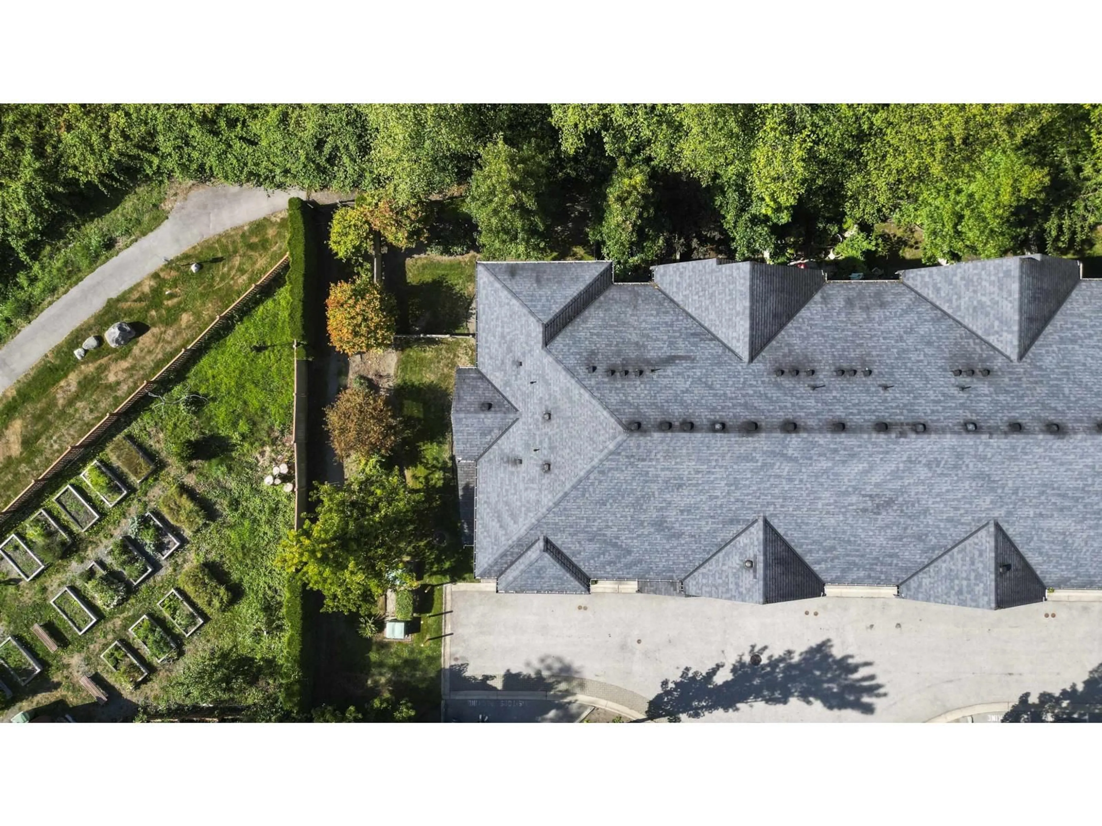 A pic from outside/outdoor area/front of a property/back of a property/a pic from drone, unknown for 59 - 2955 156, Surrey British Columbia V3S2W8