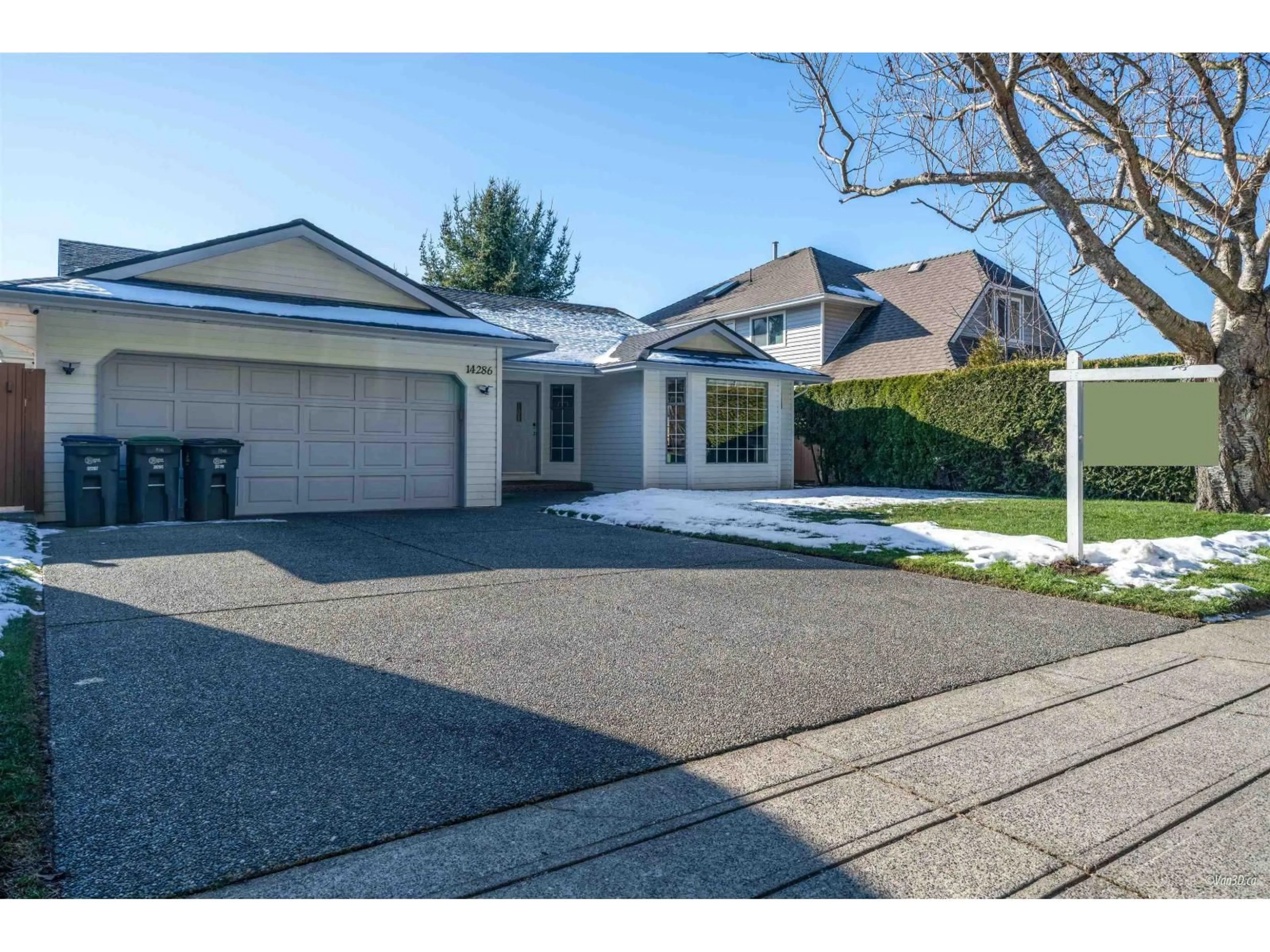 A pic from outside/outdoor area/front of a property/back of a property/a pic from drone, street for 14286 20, Surrey British Columbia V4A8P9