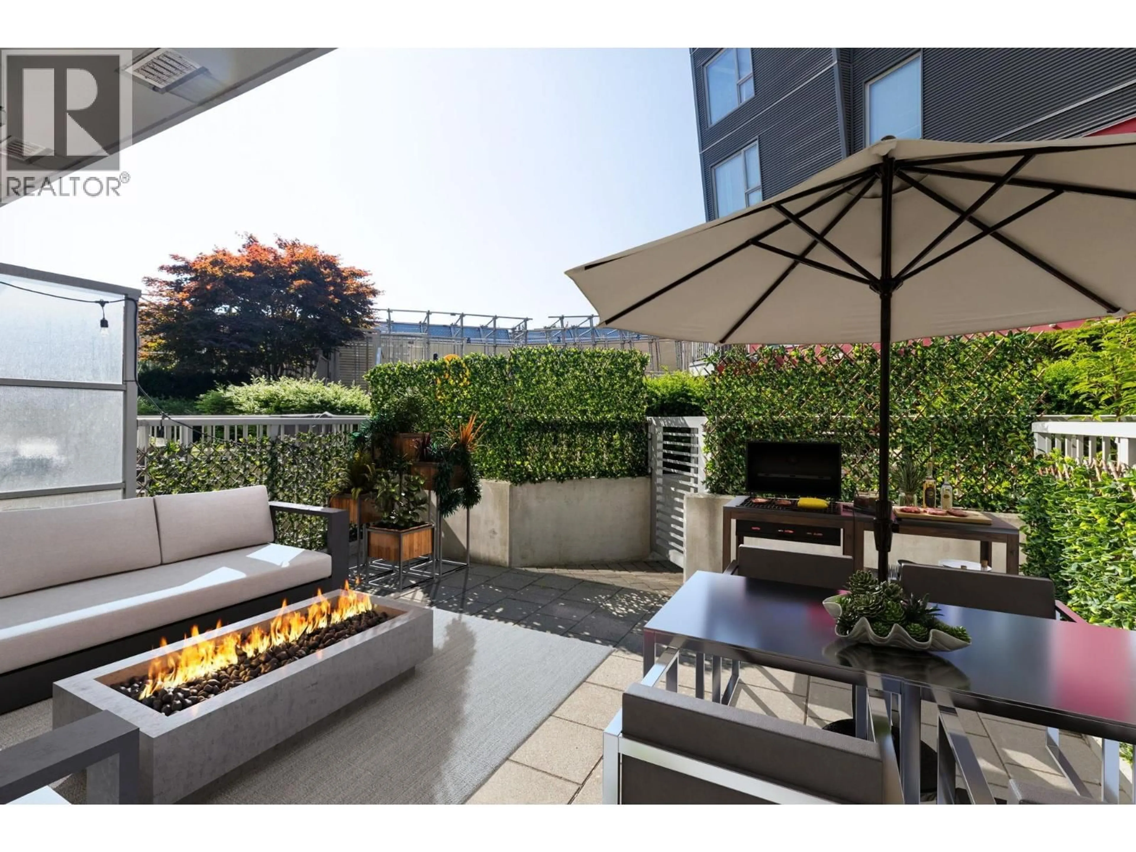 Patio, street for 215 - 384 1ST AVENUE, Vancouver British Columbia V5T0G5