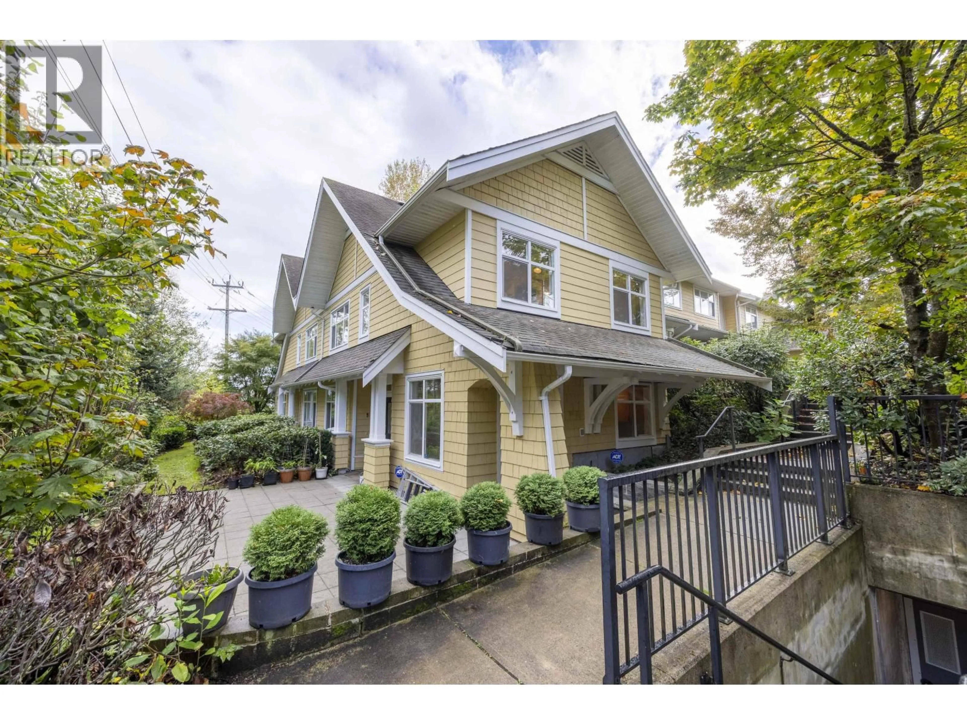 Patio, street for 46 - 6878 SOUTHPOINT DRIVE, Burnaby British Columbia V3N5E4