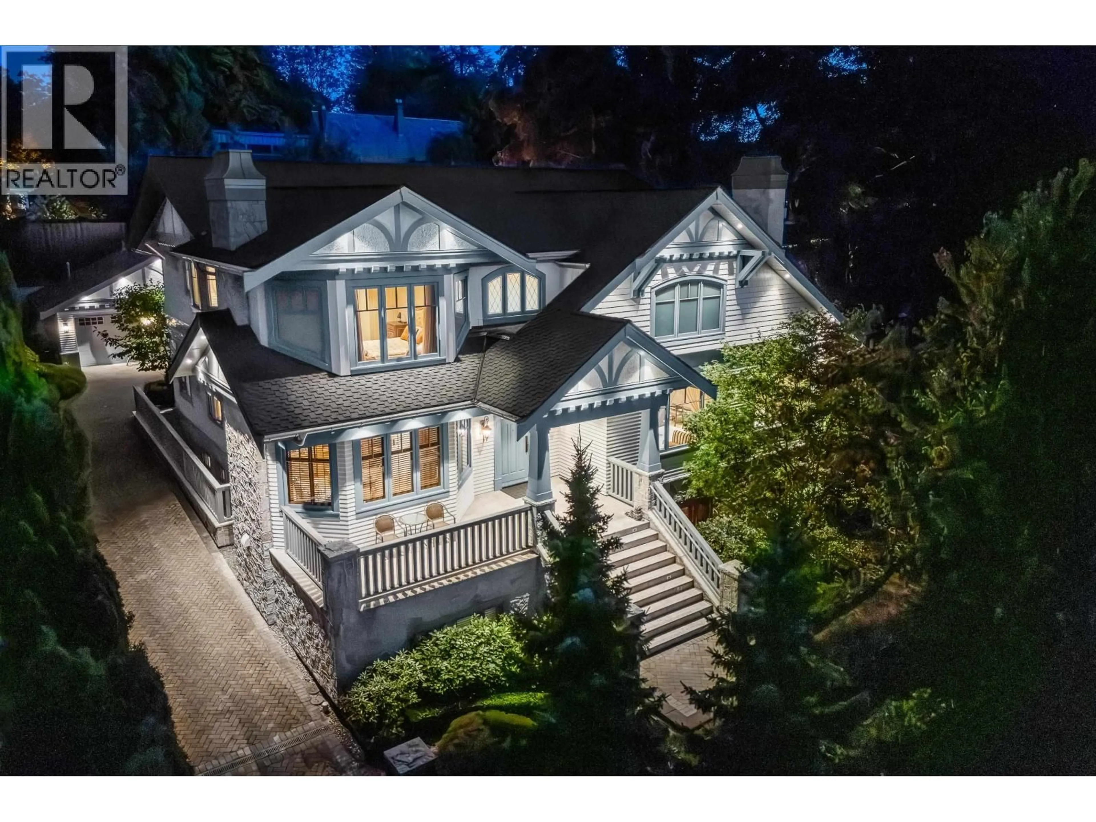 A pic from outside/outdoor area/front of a property/back of a property/a pic from drone, street for 1980 CEDAR CRESCENT, Vancouver British Columbia V6J2R6
