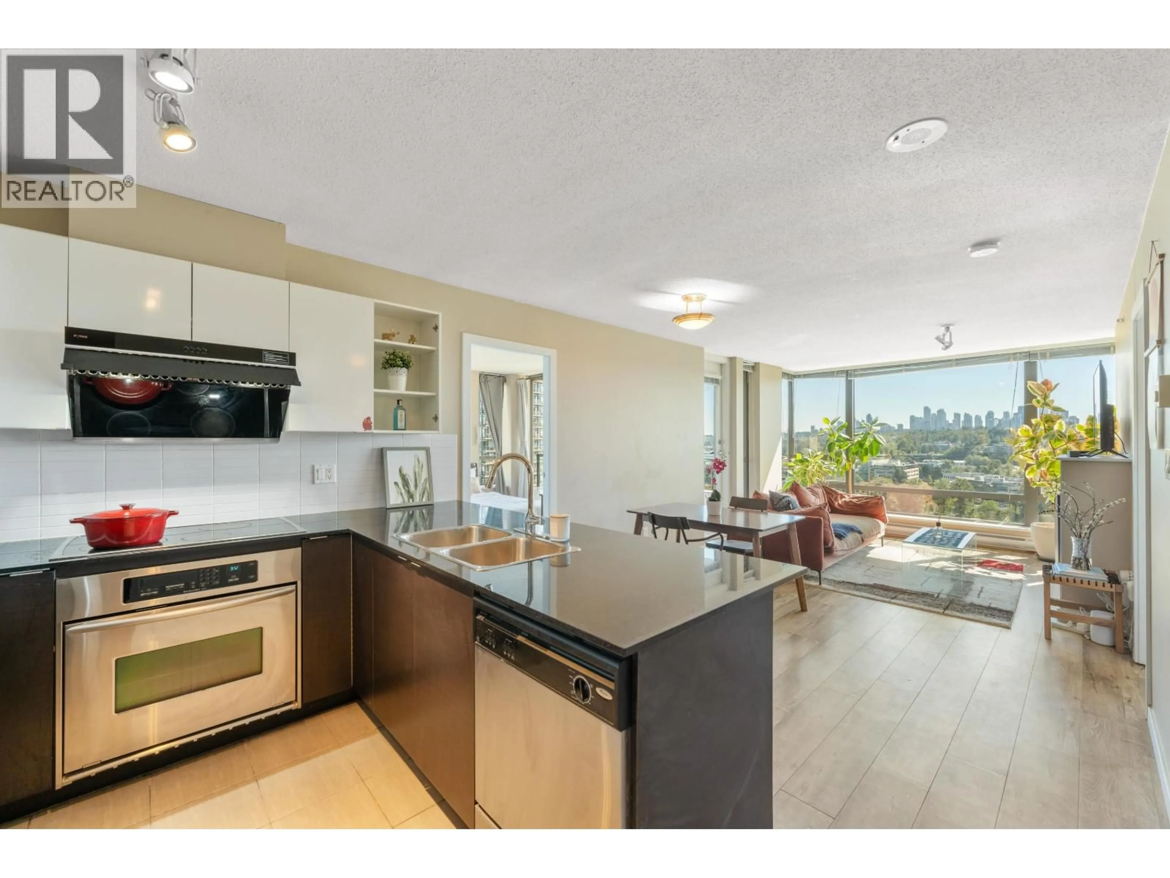 Open concept kitchen, unknown for 1806 - 4178 DAWSON STREET, Burnaby British Columbia V5C0A1