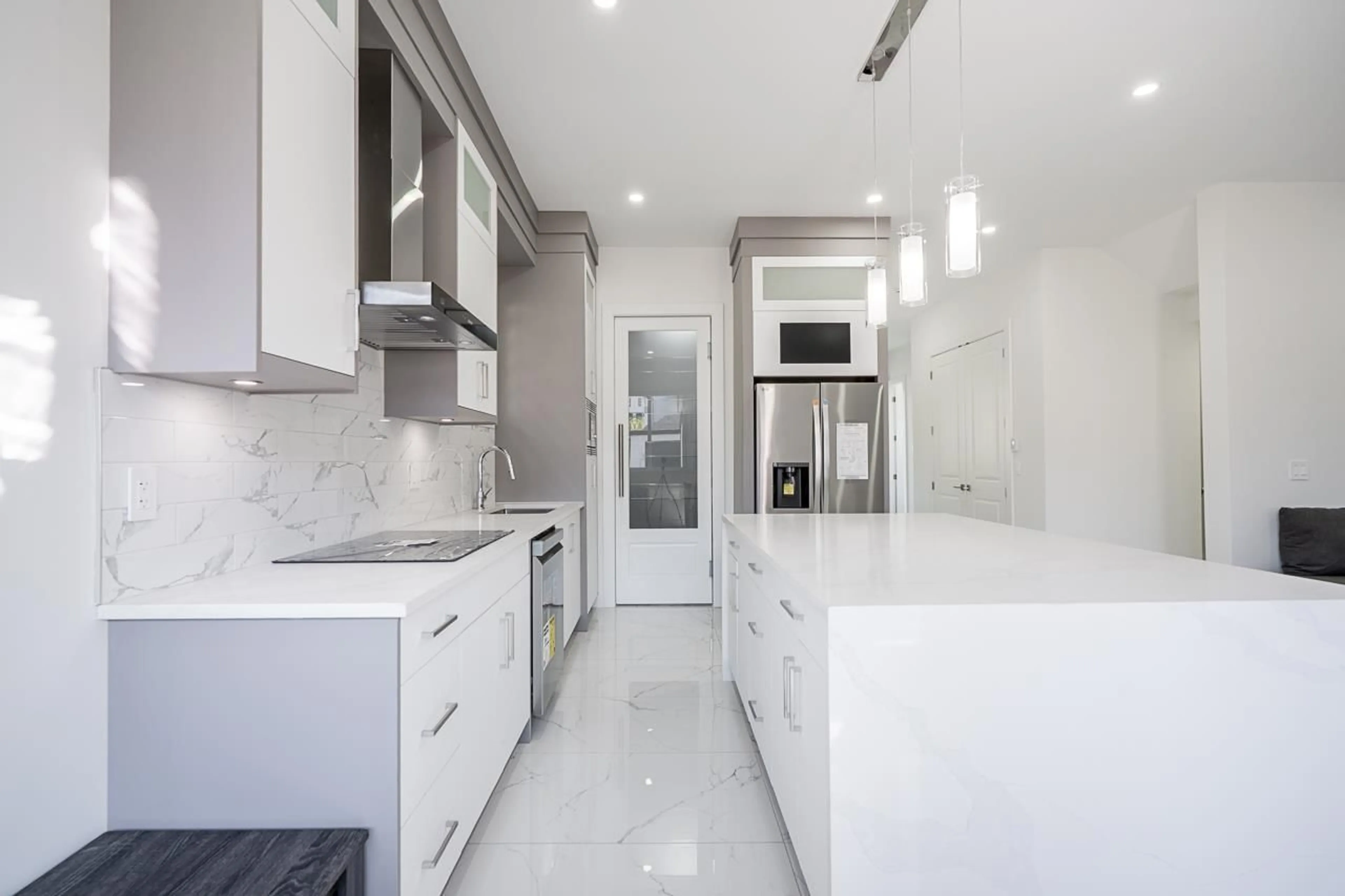 Contemporary kitchen, ceramic/tile floor for 6261 148, Surrey British Columbia V3S3T1