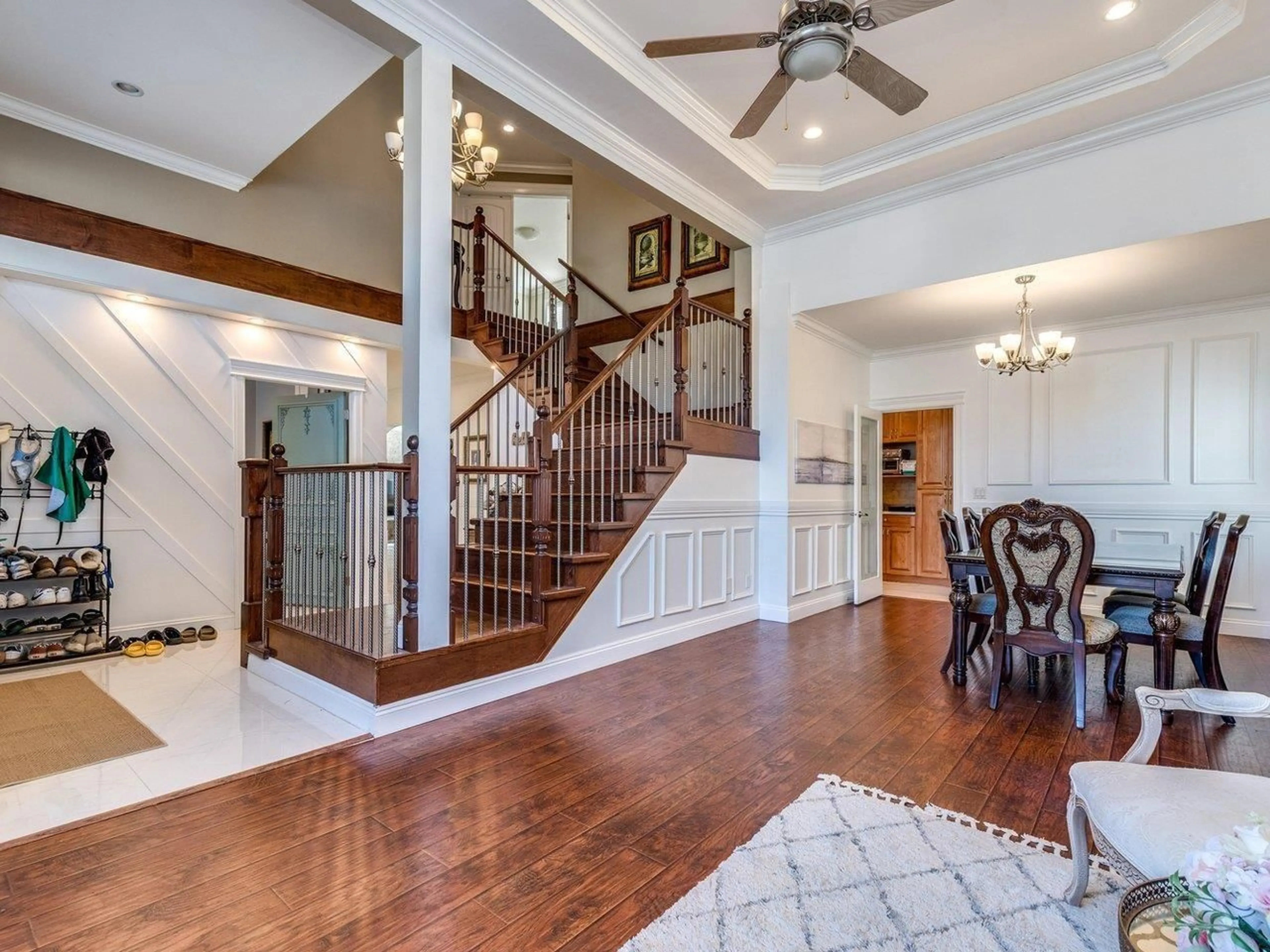 Indoor entryway for 7246 202, Langley British Columbia V2Y3G4