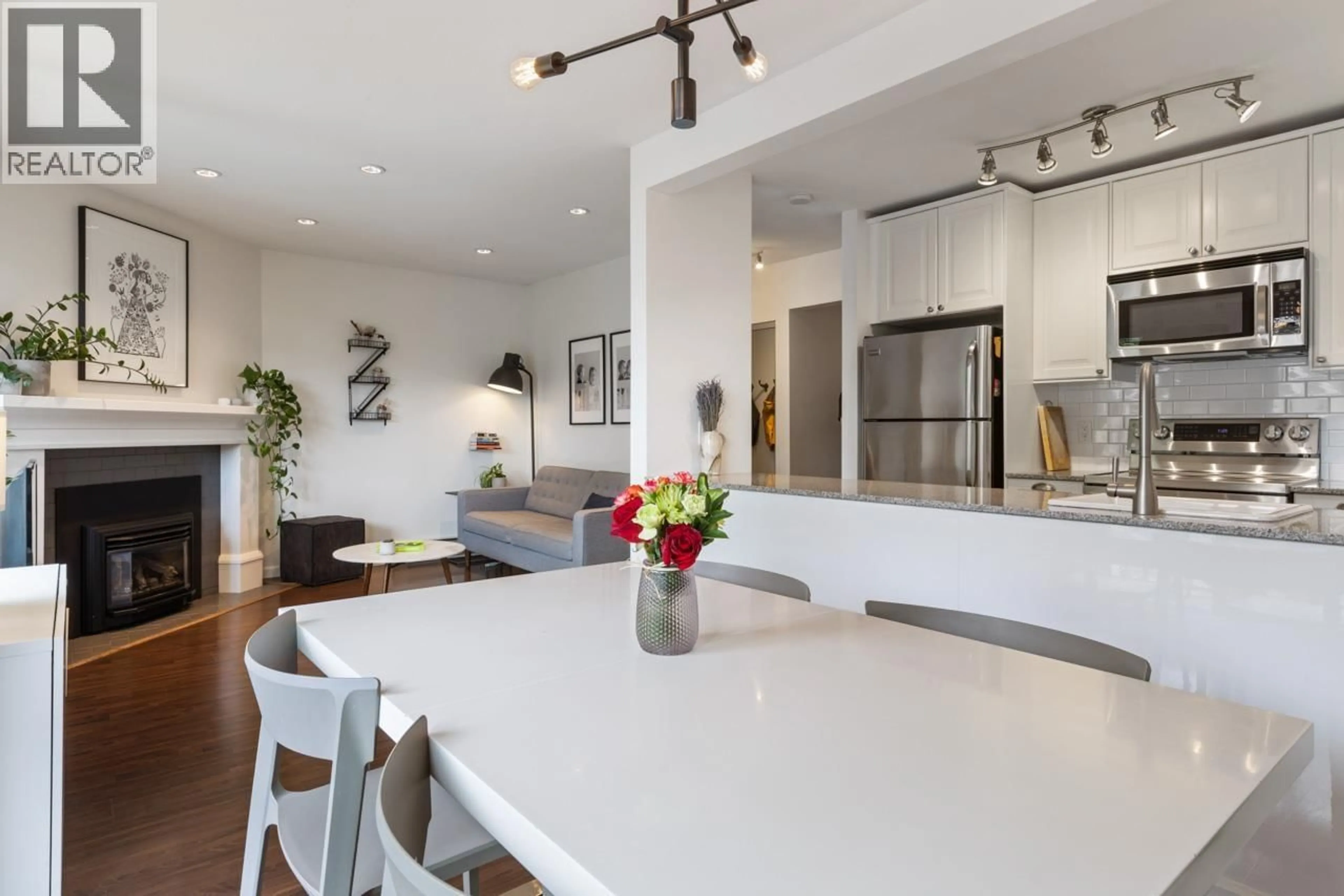 Open concept kitchen, unknown for 103 15TH AVENUE, Vancouver British Columbia V5Y1X8