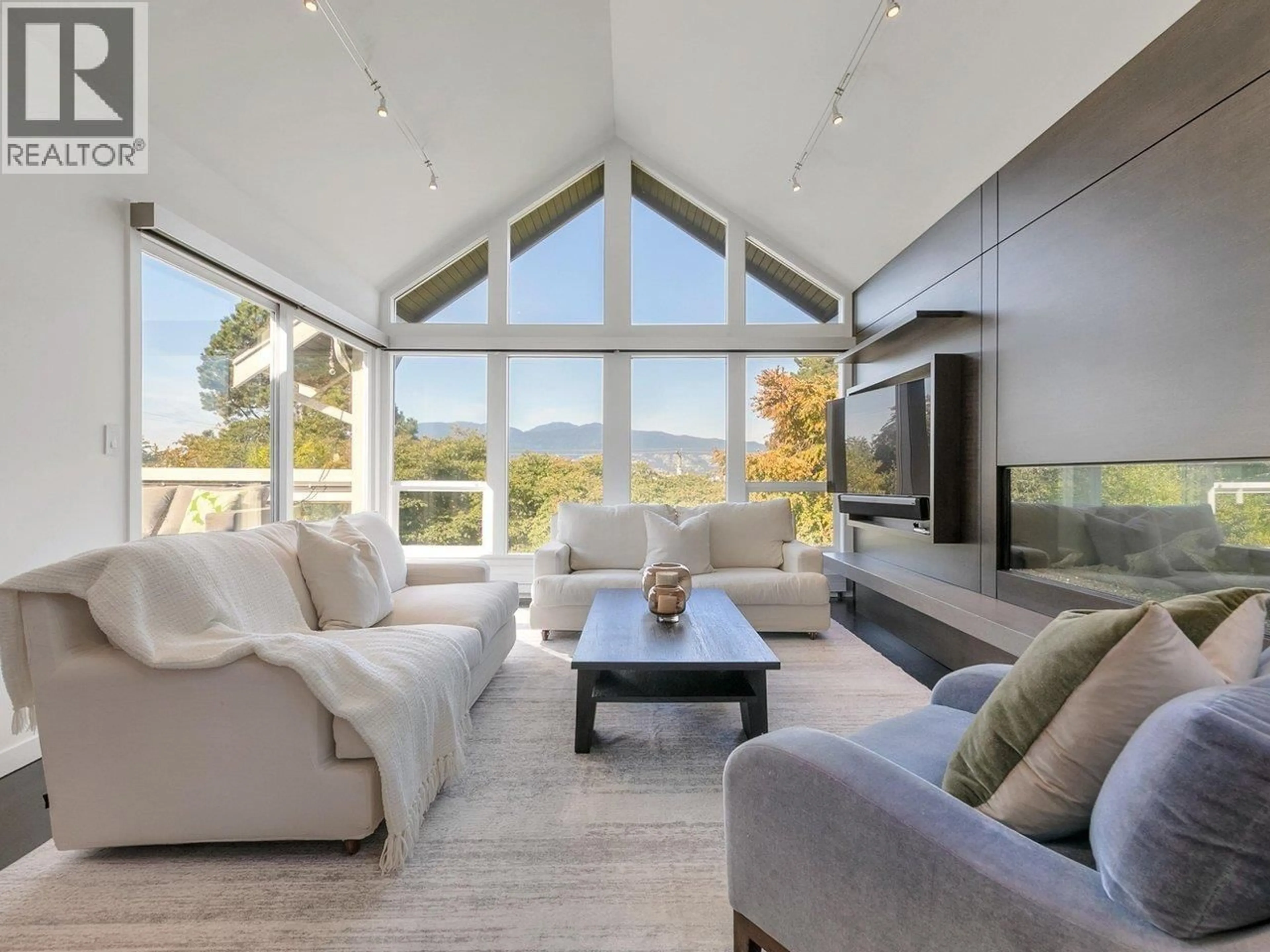 Living room with furniture, unknown for 3262 1ST AVENUE, Vancouver British Columbia V6K1H5