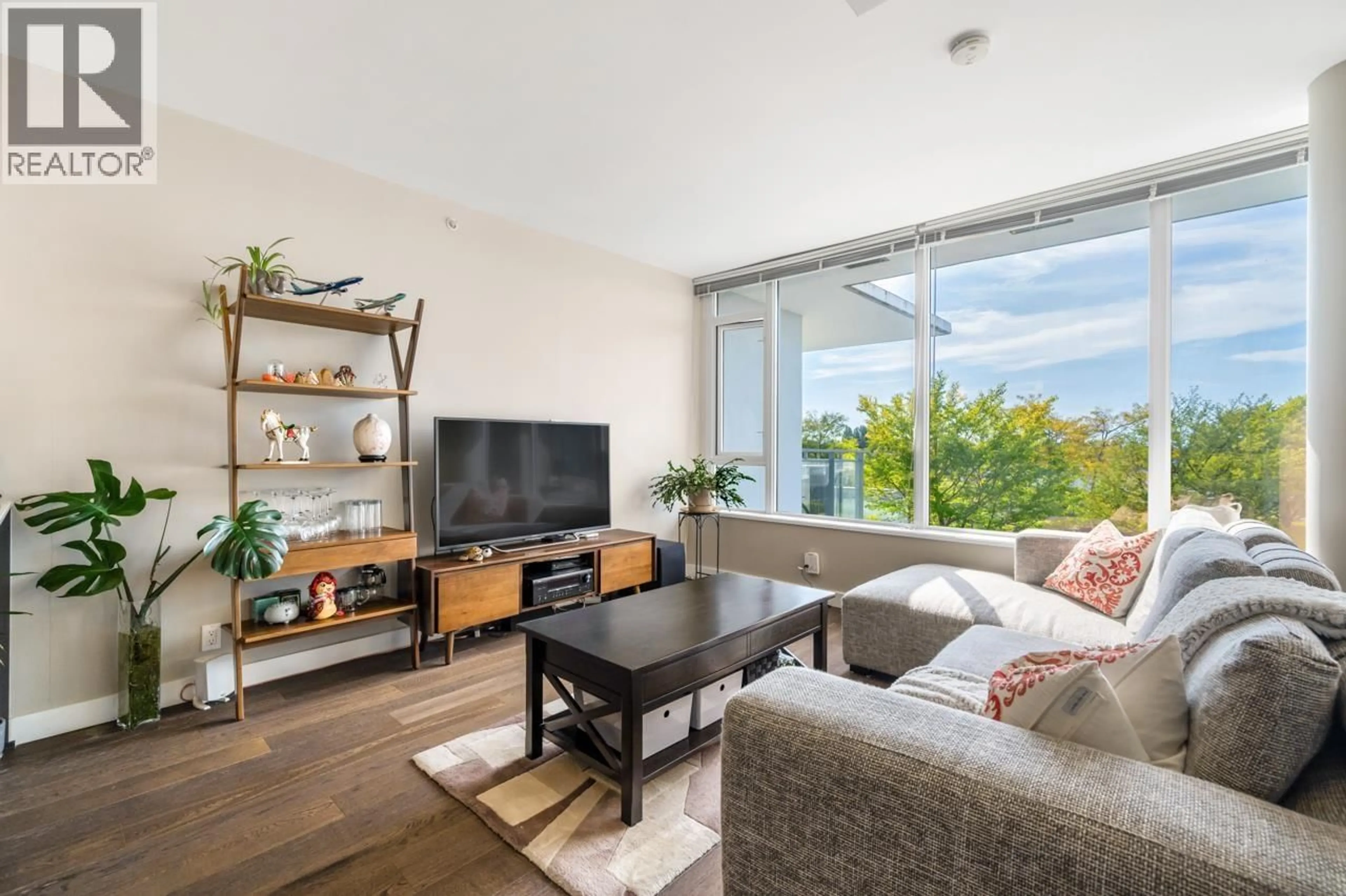 Living room with furniture, unknown for 6005 - 5511 HOLLYBRIDGE WAY, Richmond British Columbia V7C0A3