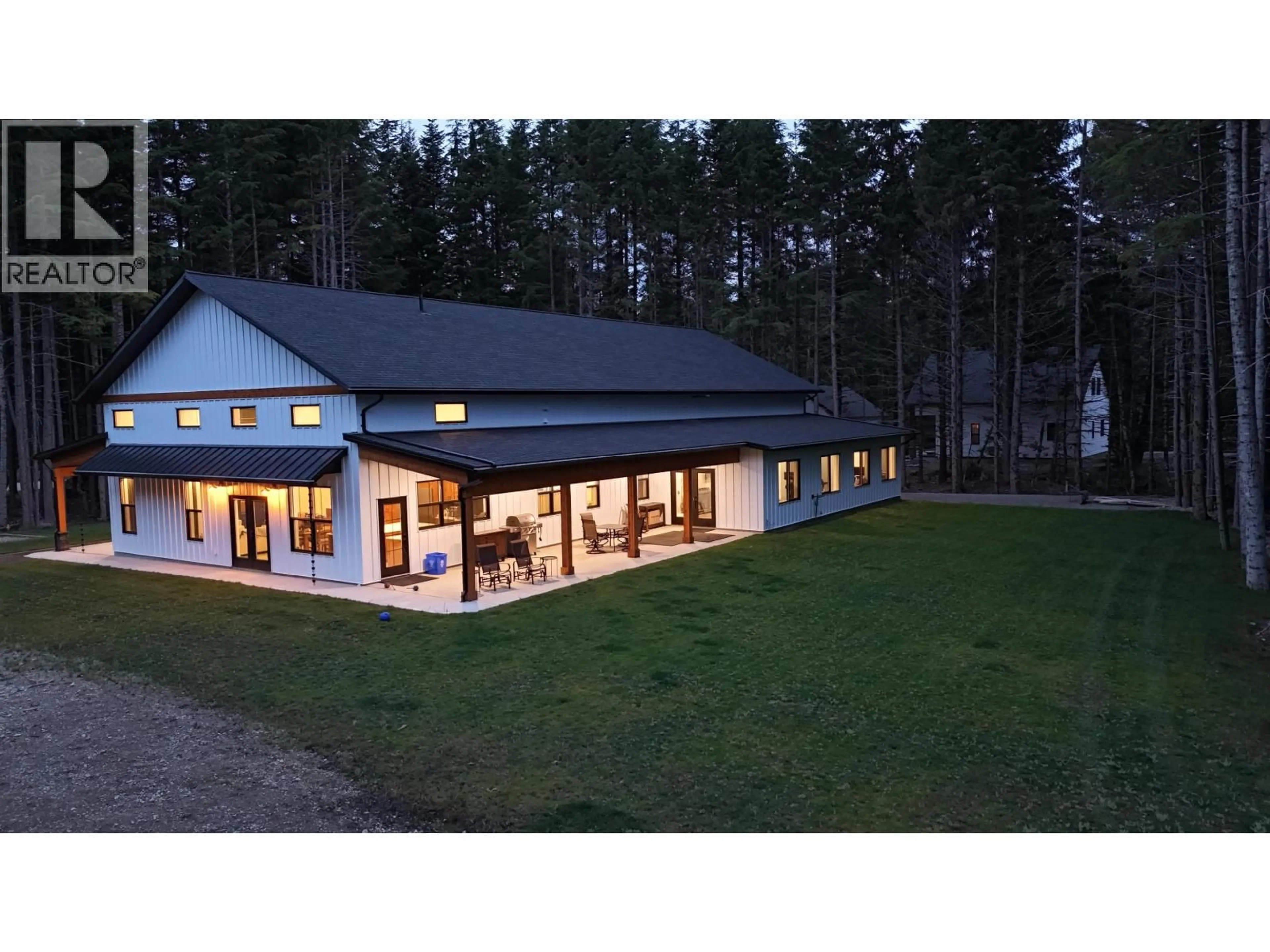 A pic from outside/outdoor area/front of a property/back of a property/a pic from drone, building for 324 LOGANBERRY AVENUE, Kitimat British Columbia V8C0B6