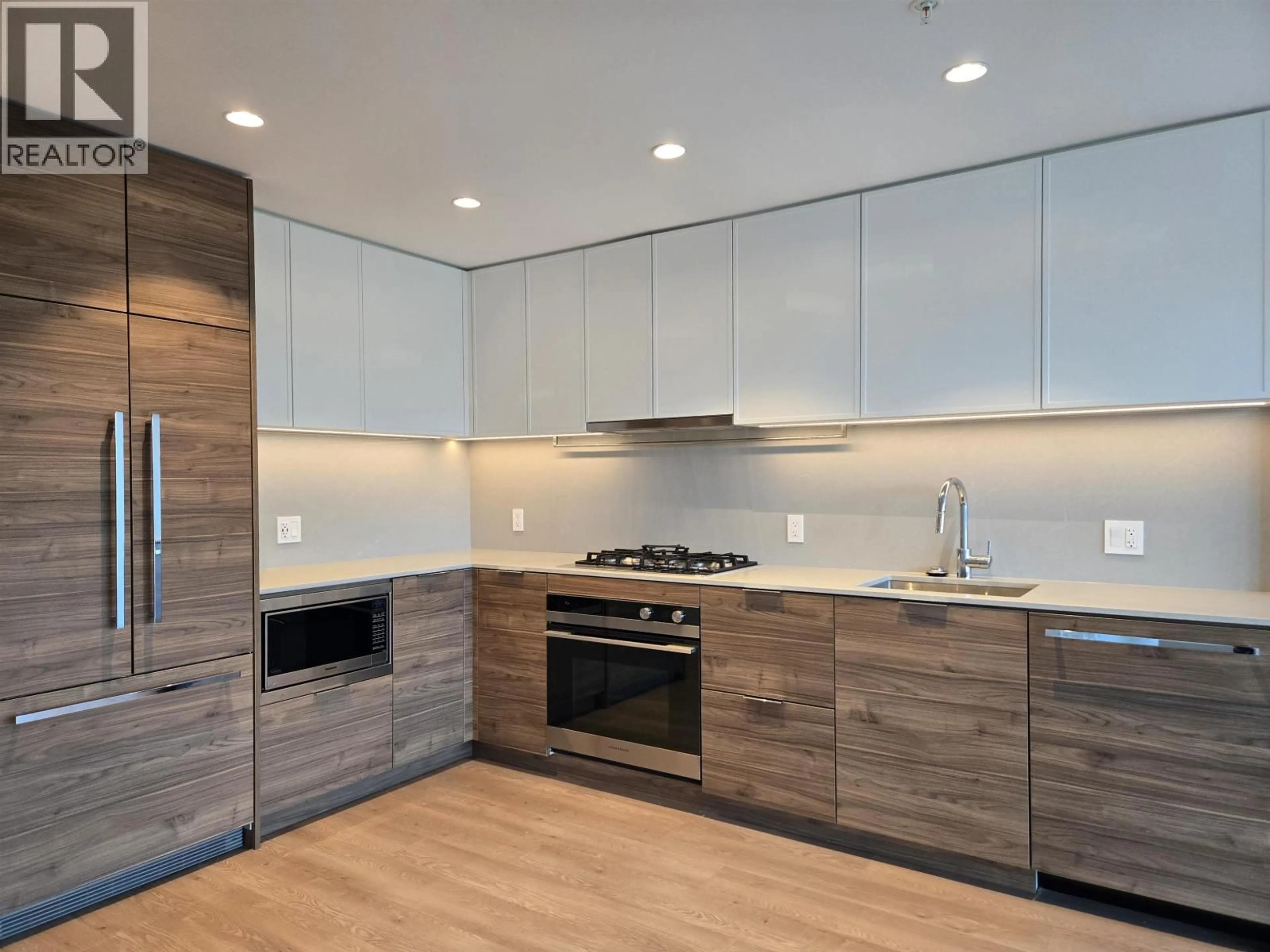 Contemporary kitchen, wood/laminate floor for 1508 - 1045 AUSTIN AVENUE, Coquitlam British Columbia V3K0G9