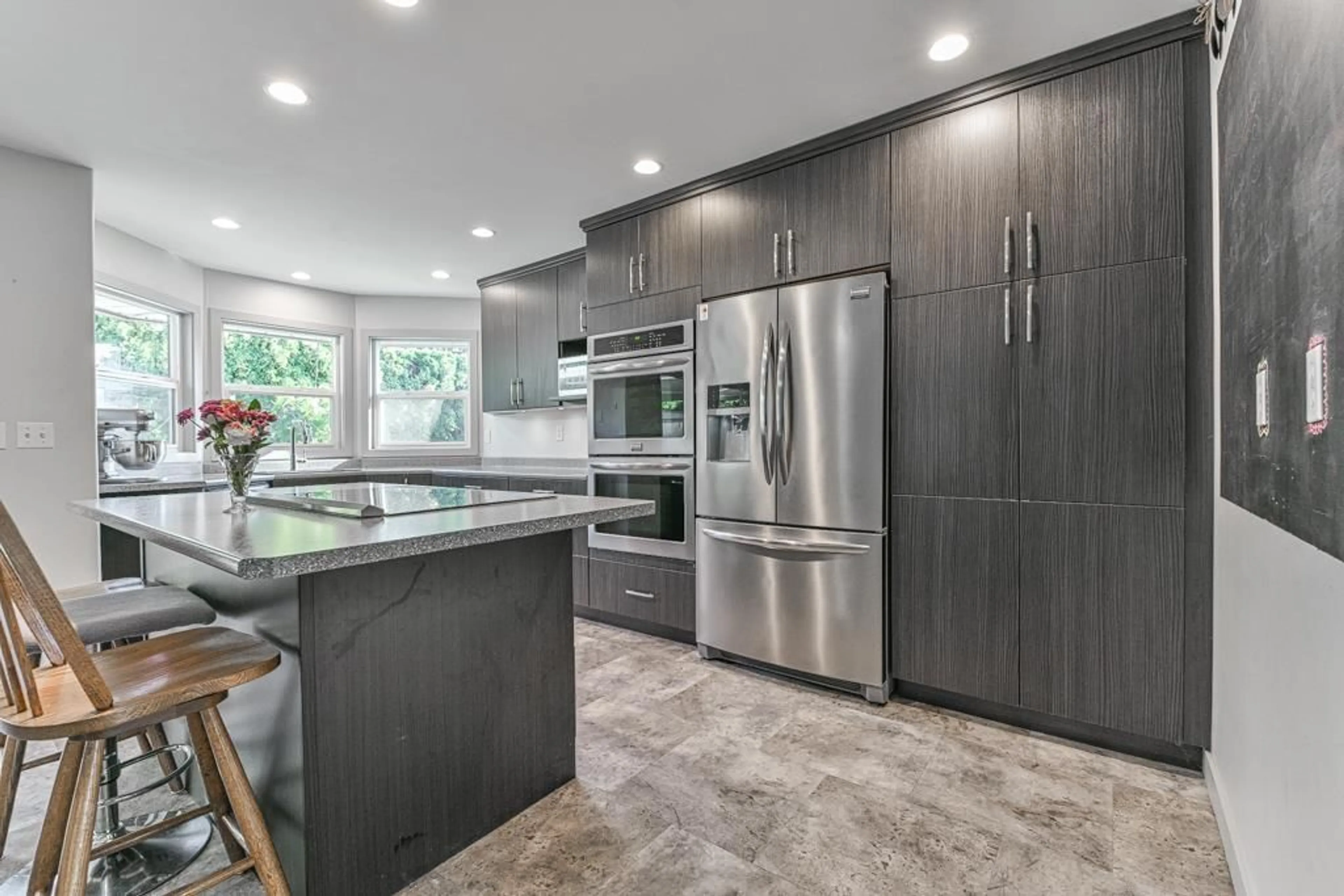 Contemporary kitchen, ceramic/tile floor for 45435 WELLS ROAD, Chilliwack British Columbia V2R1H3