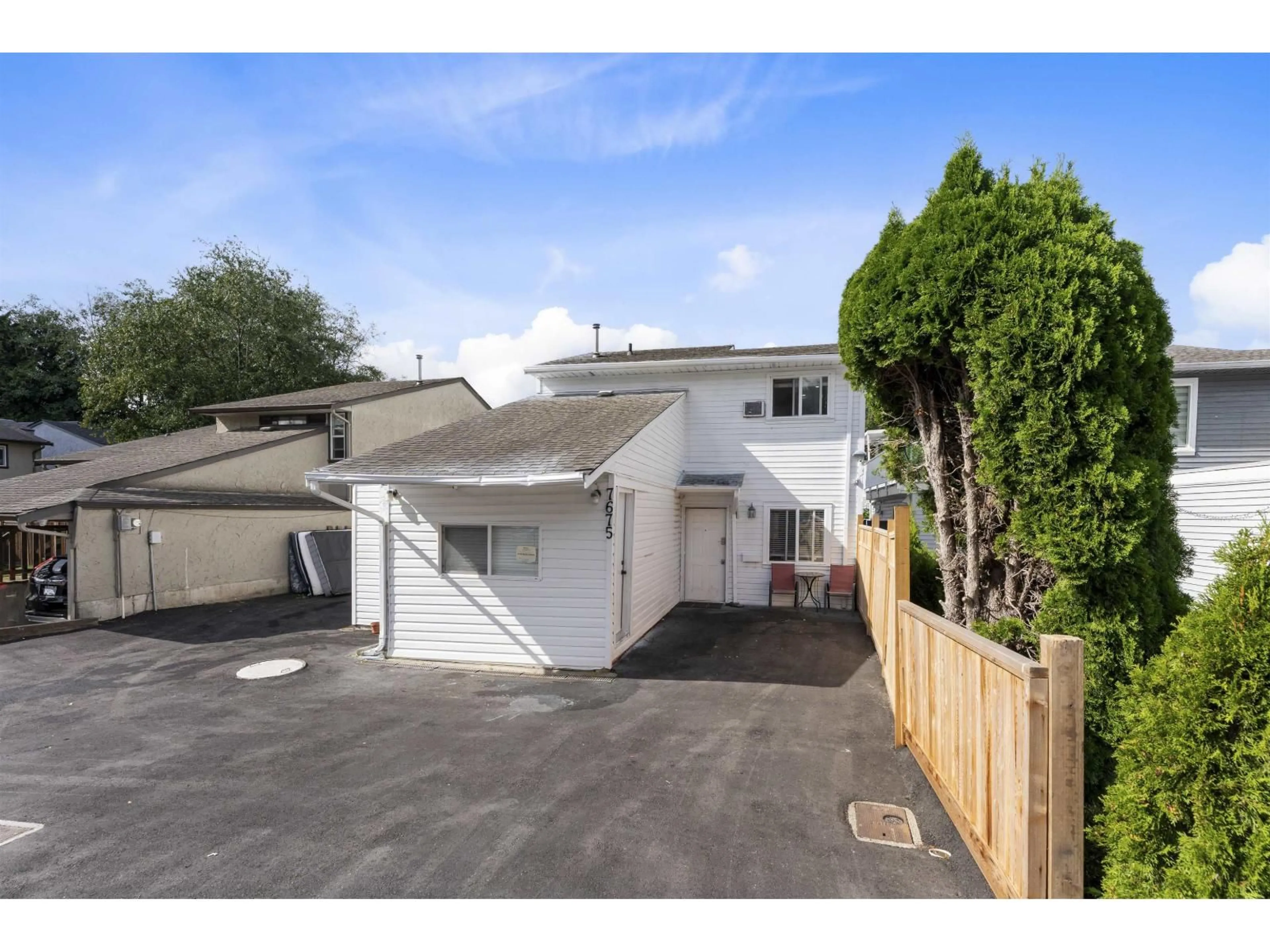 A pic from outside/outdoor area/front of a property/back of a property/a pic from drone, street for 7675 125, Surrey British Columbia V3W7W2