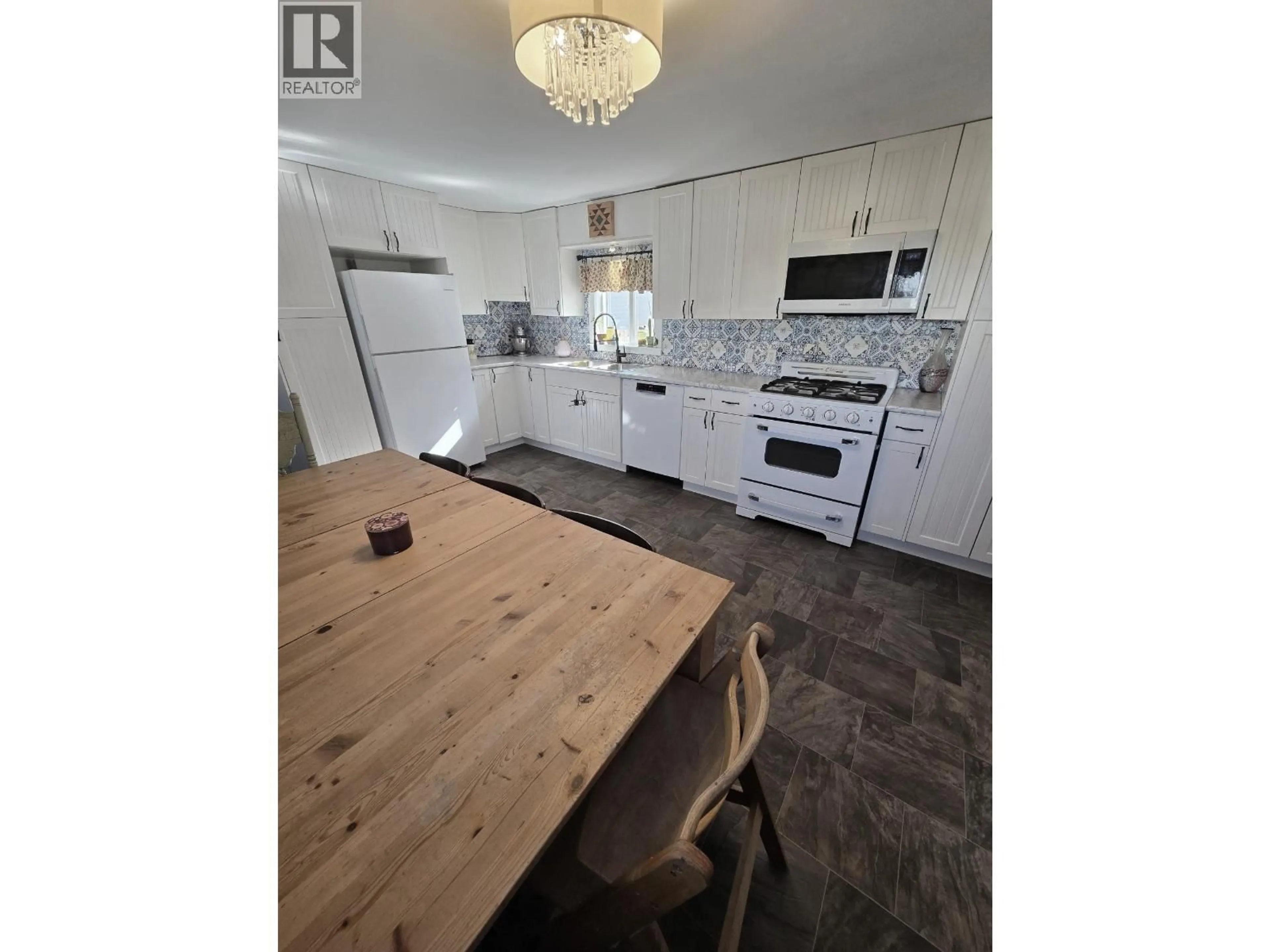 Open concept kitchen, unknown for 10531 102 STREET, Taylor British Columbia V0C2K0