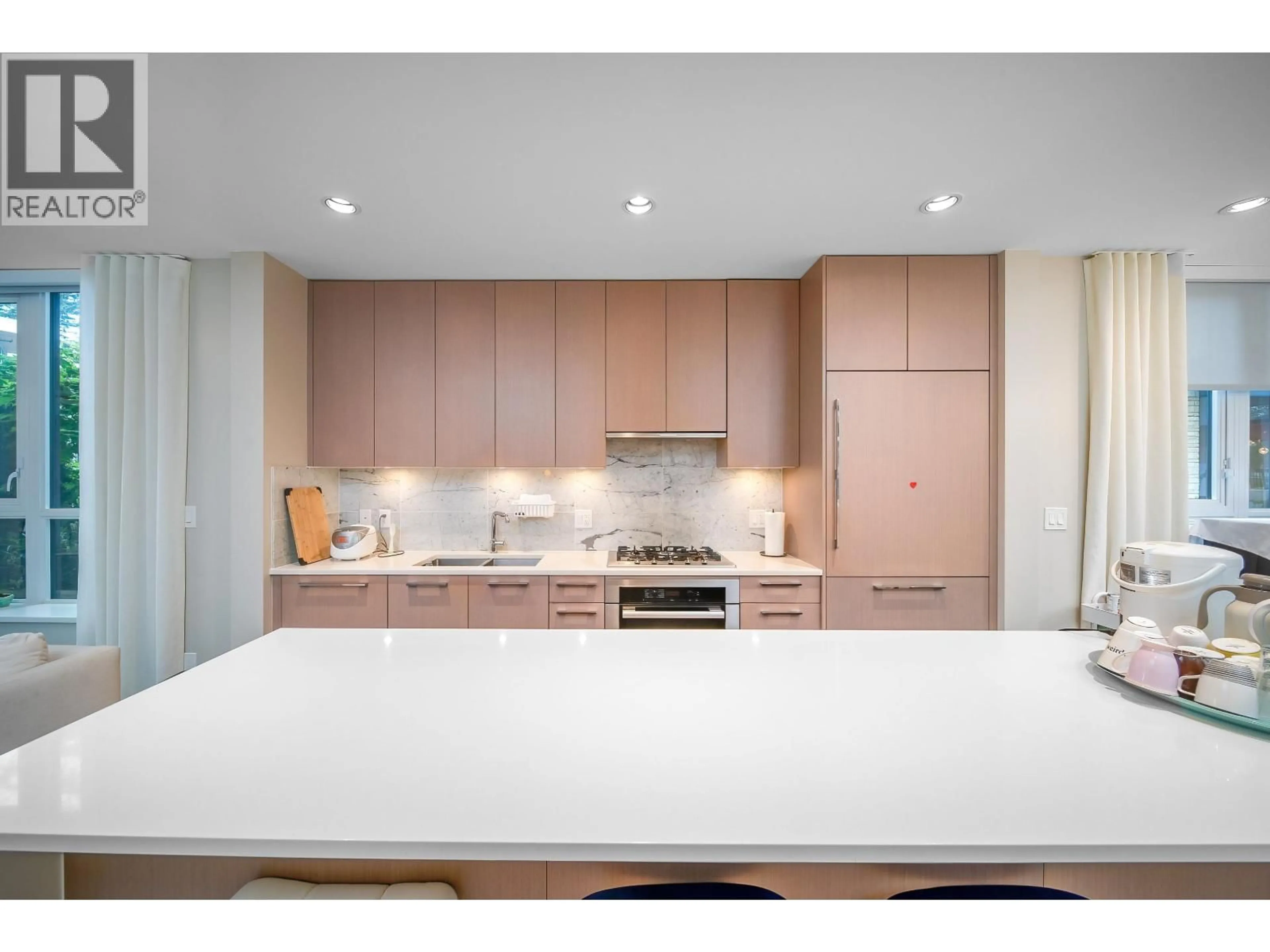 Contemporary kitchen, unknown for TH1 - 5410 SHORTCUT ROAD, Vancouver British Columbia V6T0C8
