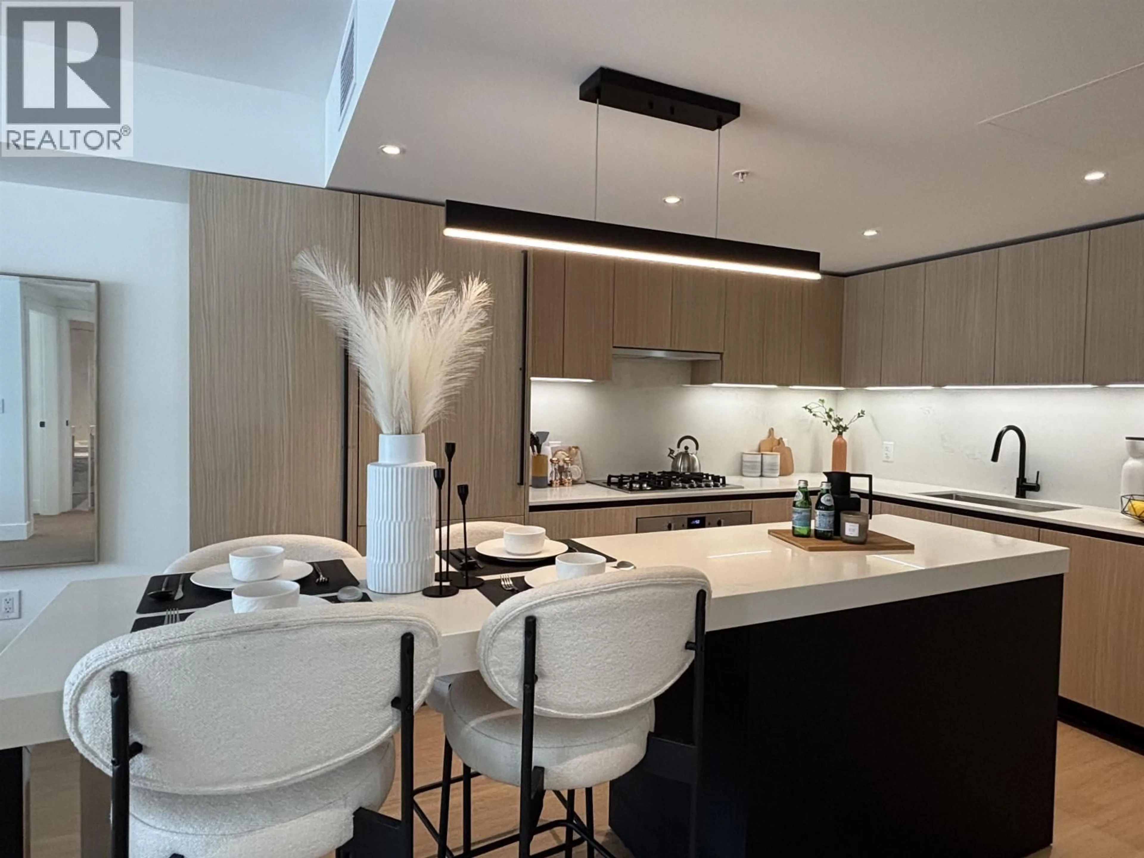 Contemporary kitchen, unknown for 210 - 2235 BROADWAY, Vancouver British Columbia V5N0J5