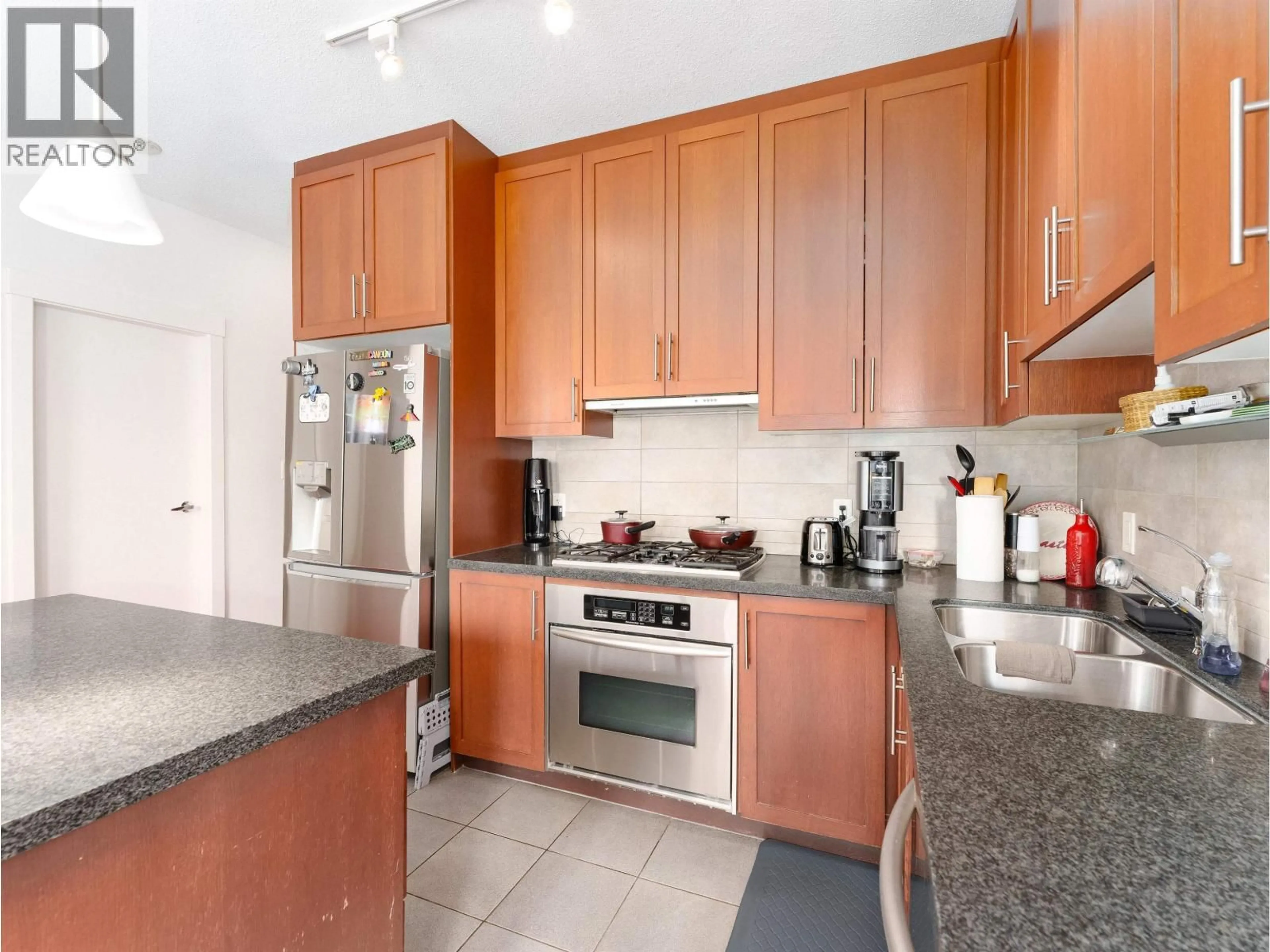 Standard kitchen, ceramic/tile floor for 2803 - 1189 MELVILLE STREET, Vancouver British Columbia V6E4T8
