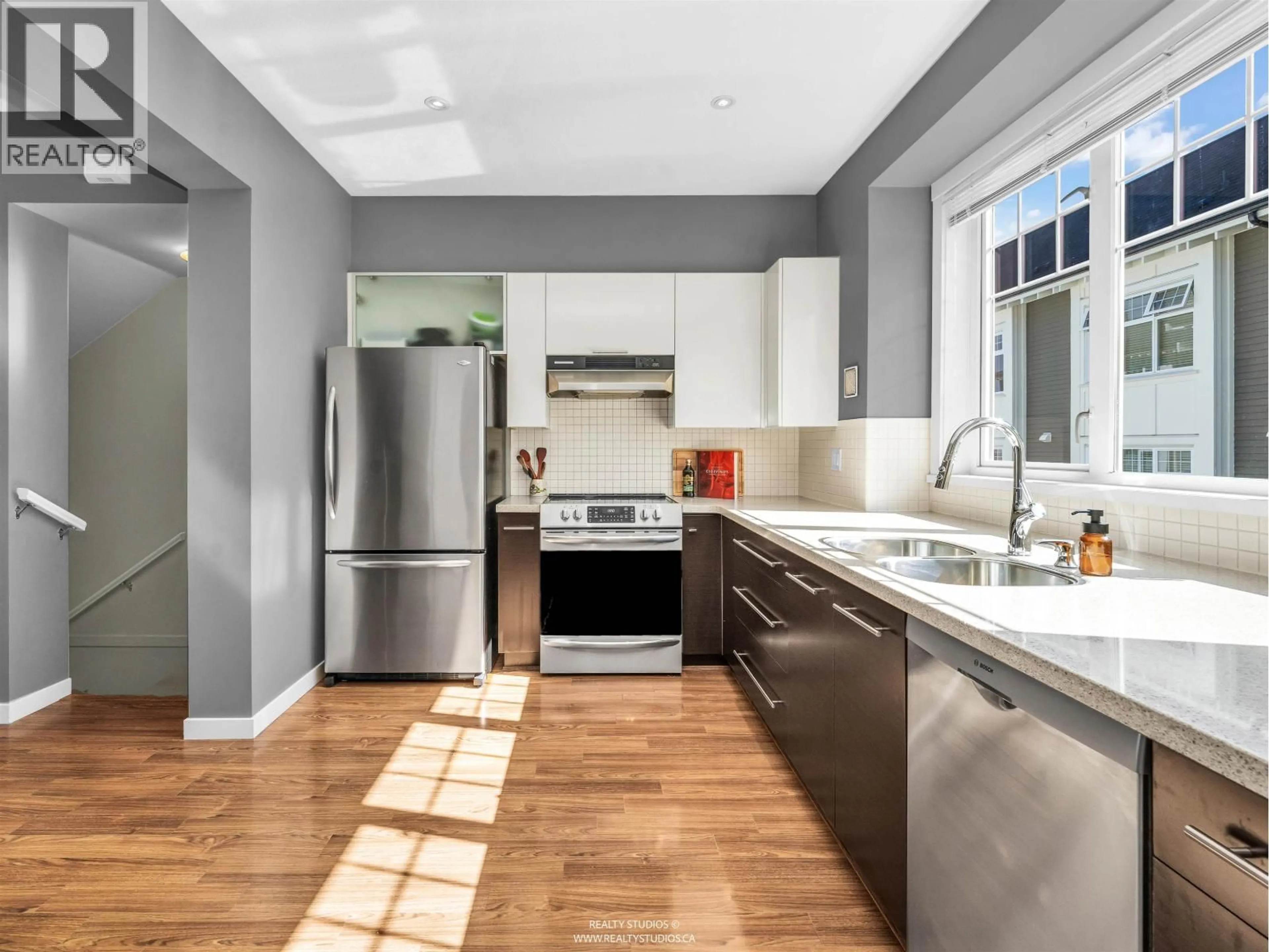 Open concept kitchen, unknown for 1712 20TH AVENUE, Vancouver British Columbia V5N0A2
