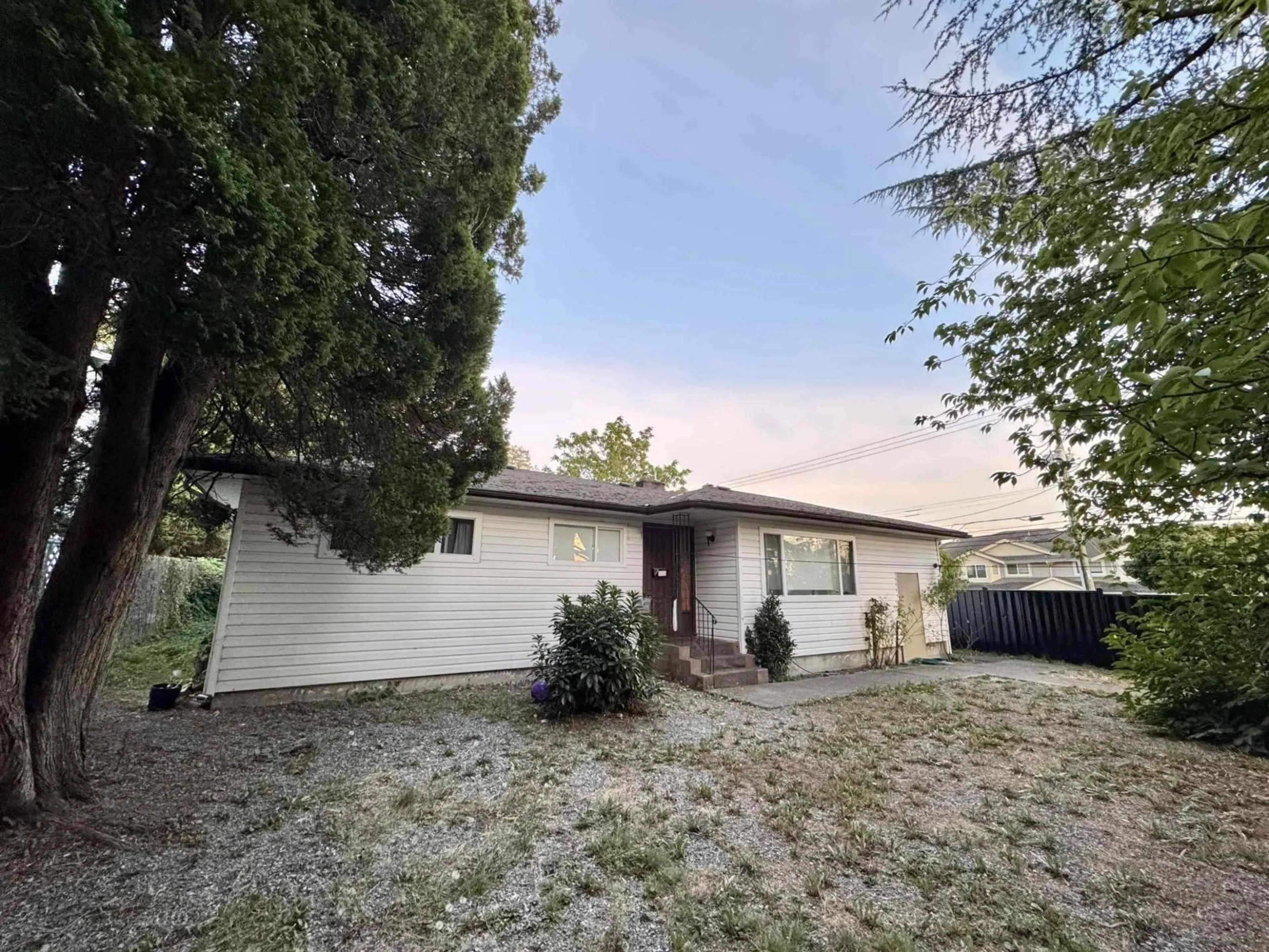 A pic from outside/outdoor area/front of a property/back of a property/a pic from drone, street for 8406 152, Surrey British Columbia V3S3M8