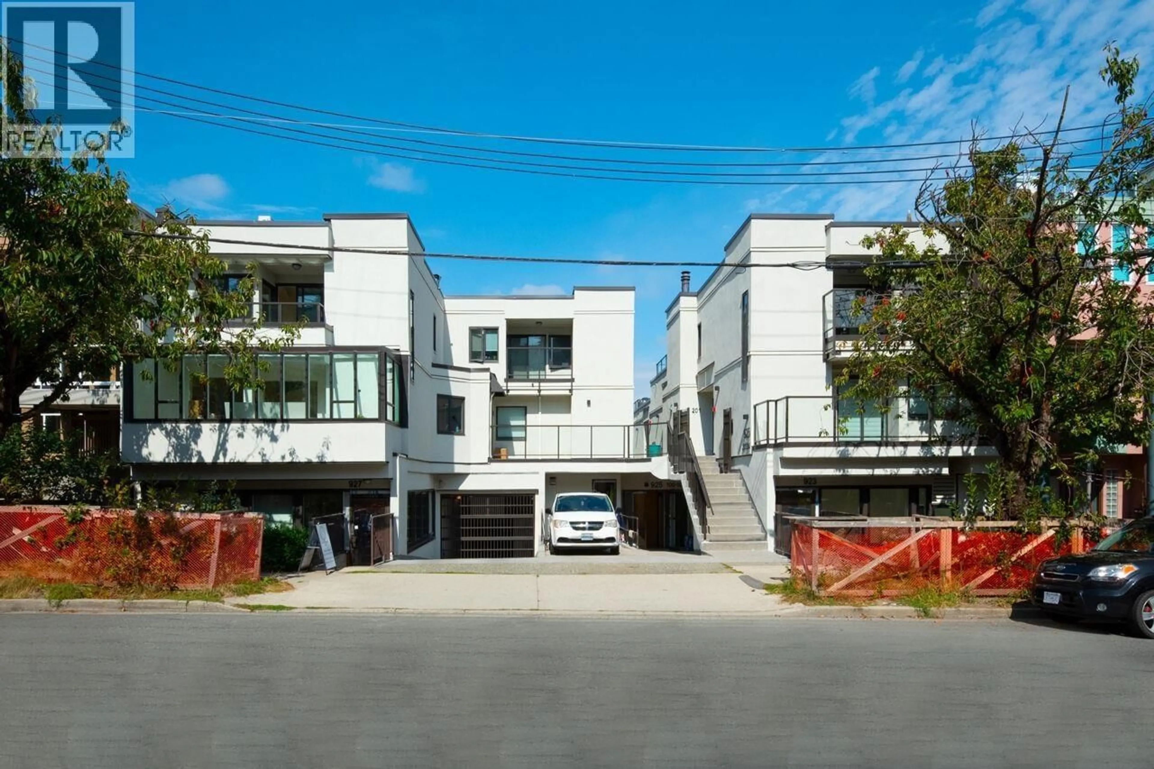 Unknown for 204 - 925 8TH AVENUE, Vancouver British Columbia V5Z1E4