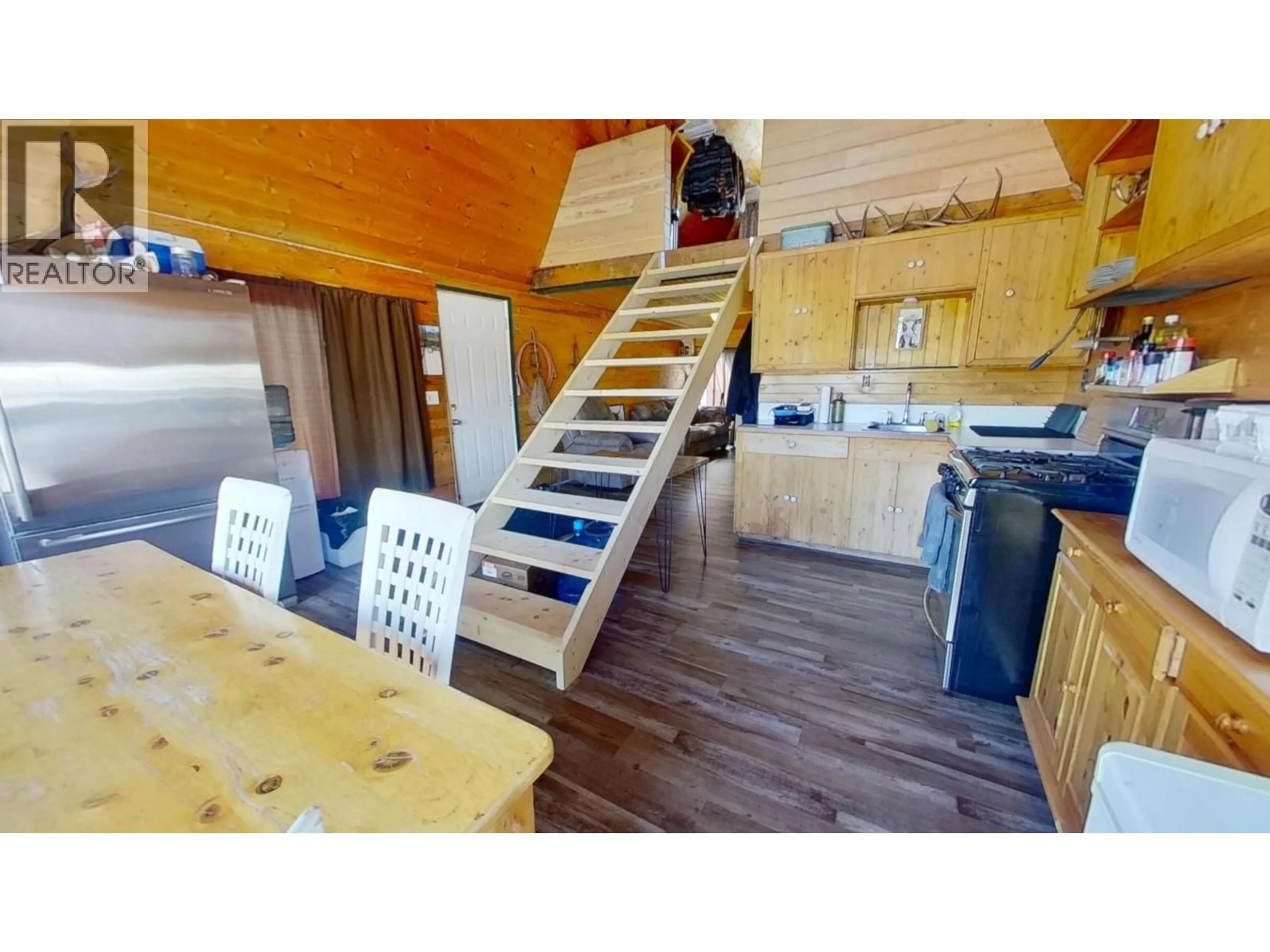 Open concept kitchen, wood/laminate floor for 2012 TAYLOR FRONTAGE ROAD, Taylor British Columbia V0C2K0