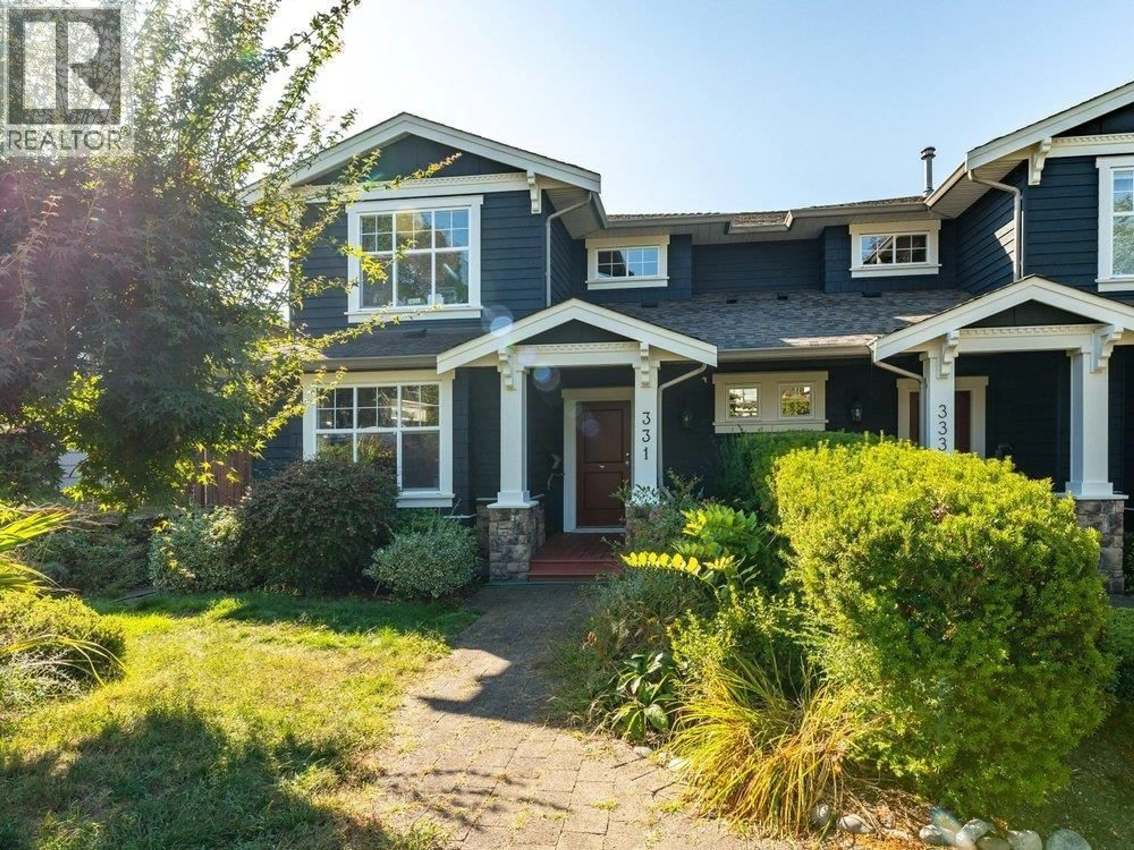 Home with vinyl exterior material, street for 331 14TH STREET, North Vancouver British Columbia V7M1P5