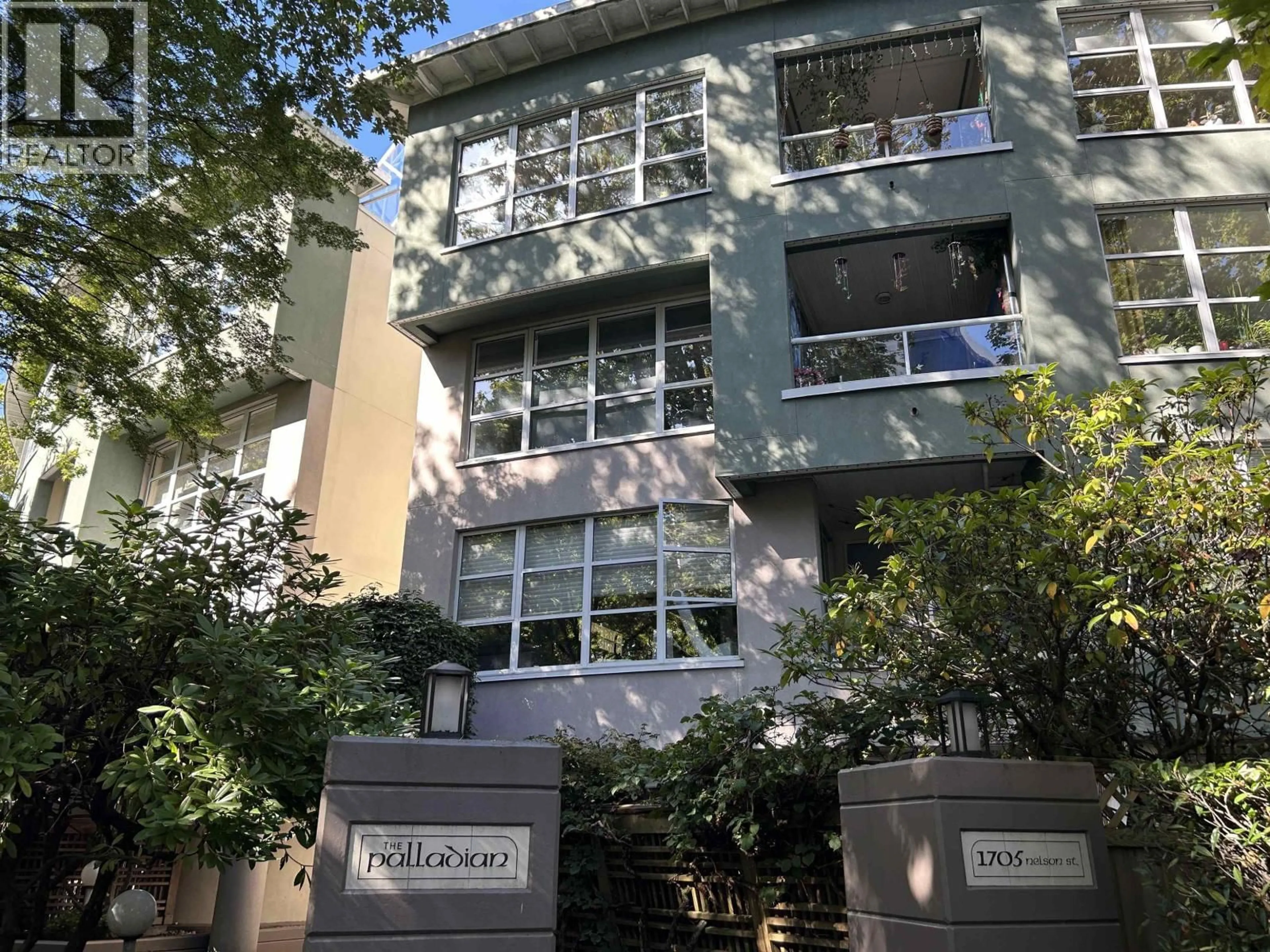 Indoor foyer for 209 - 1705 NELSON STREET, Vancouver British Columbia V6G1M6