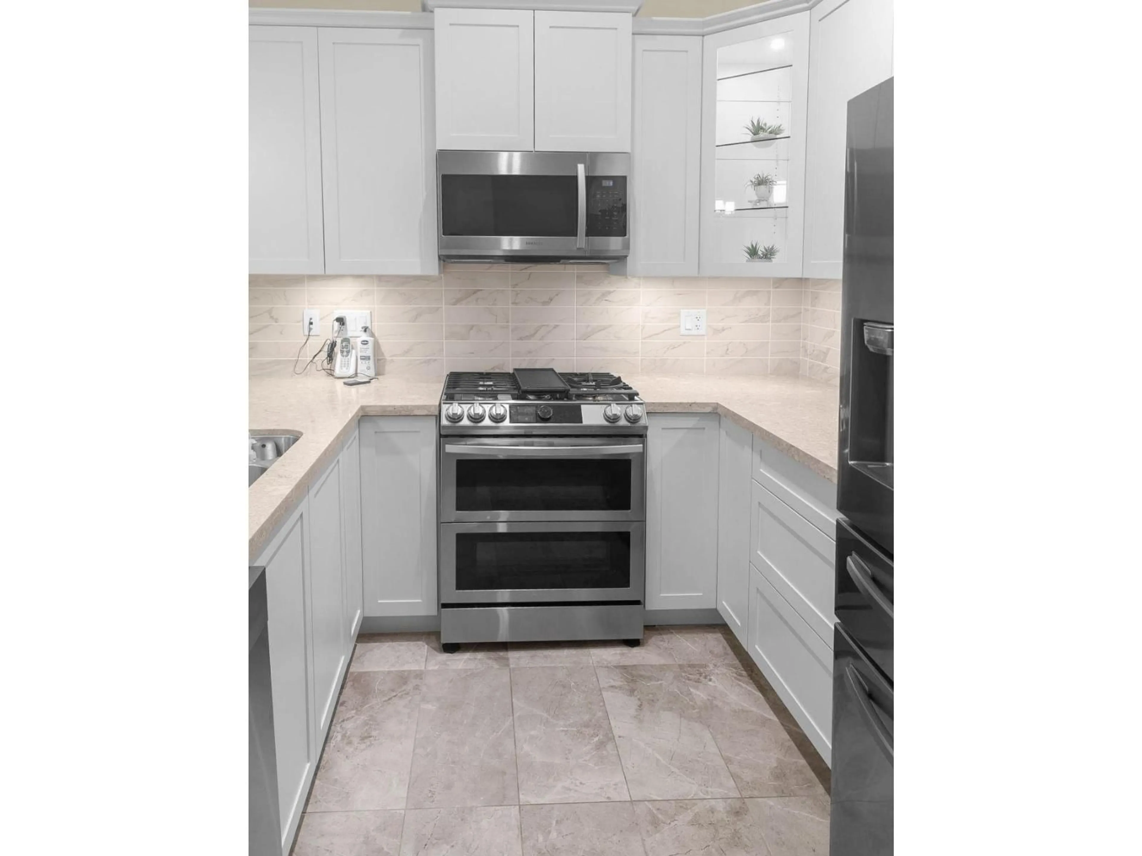 Standard kitchen, ceramic/tile floor for 608 - 20376 86 AVENUE, Langley British Columbia V2Y3P8