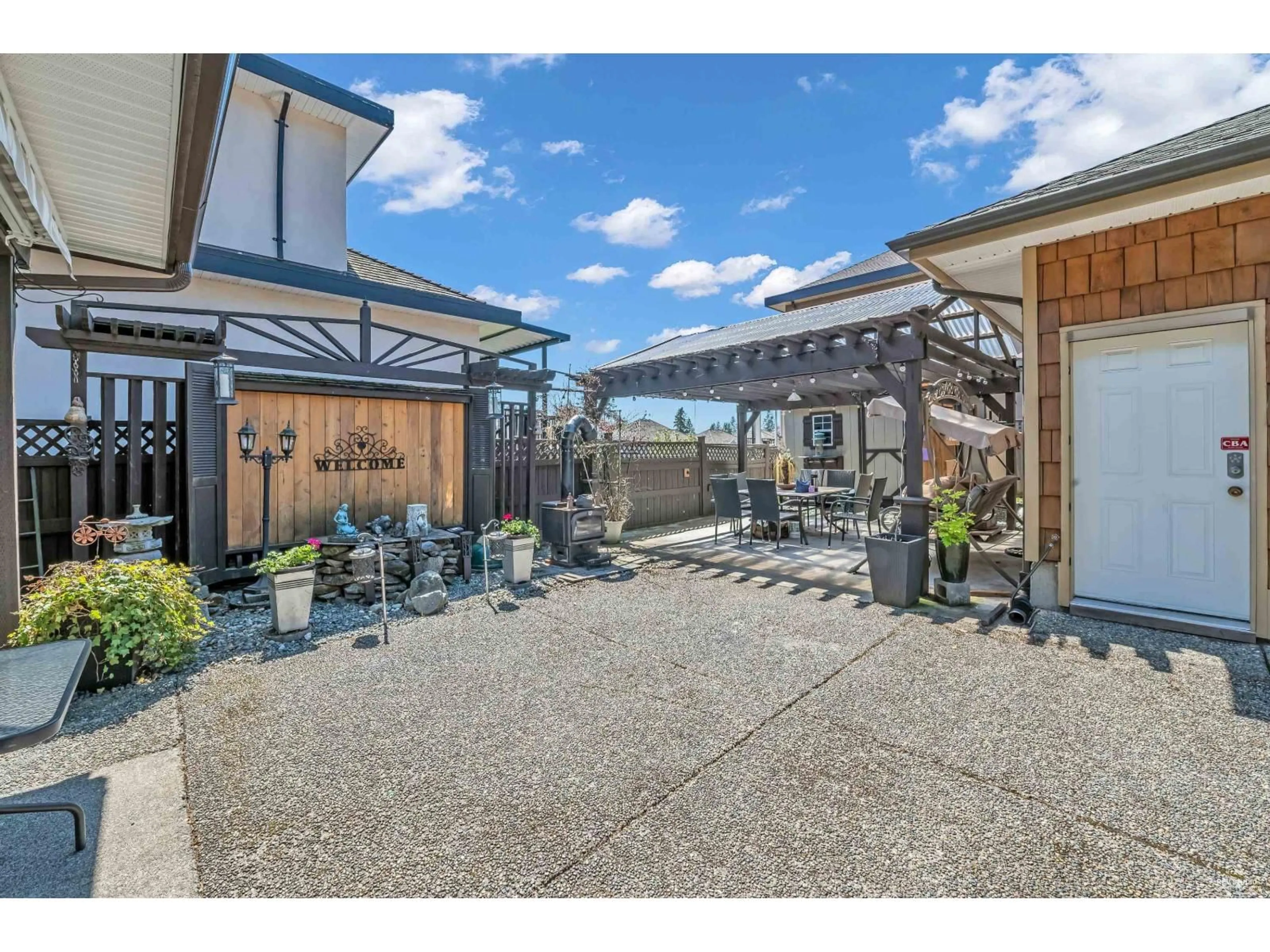 Patio, street for 6083 126, Surrey British Columbia V3X1V7