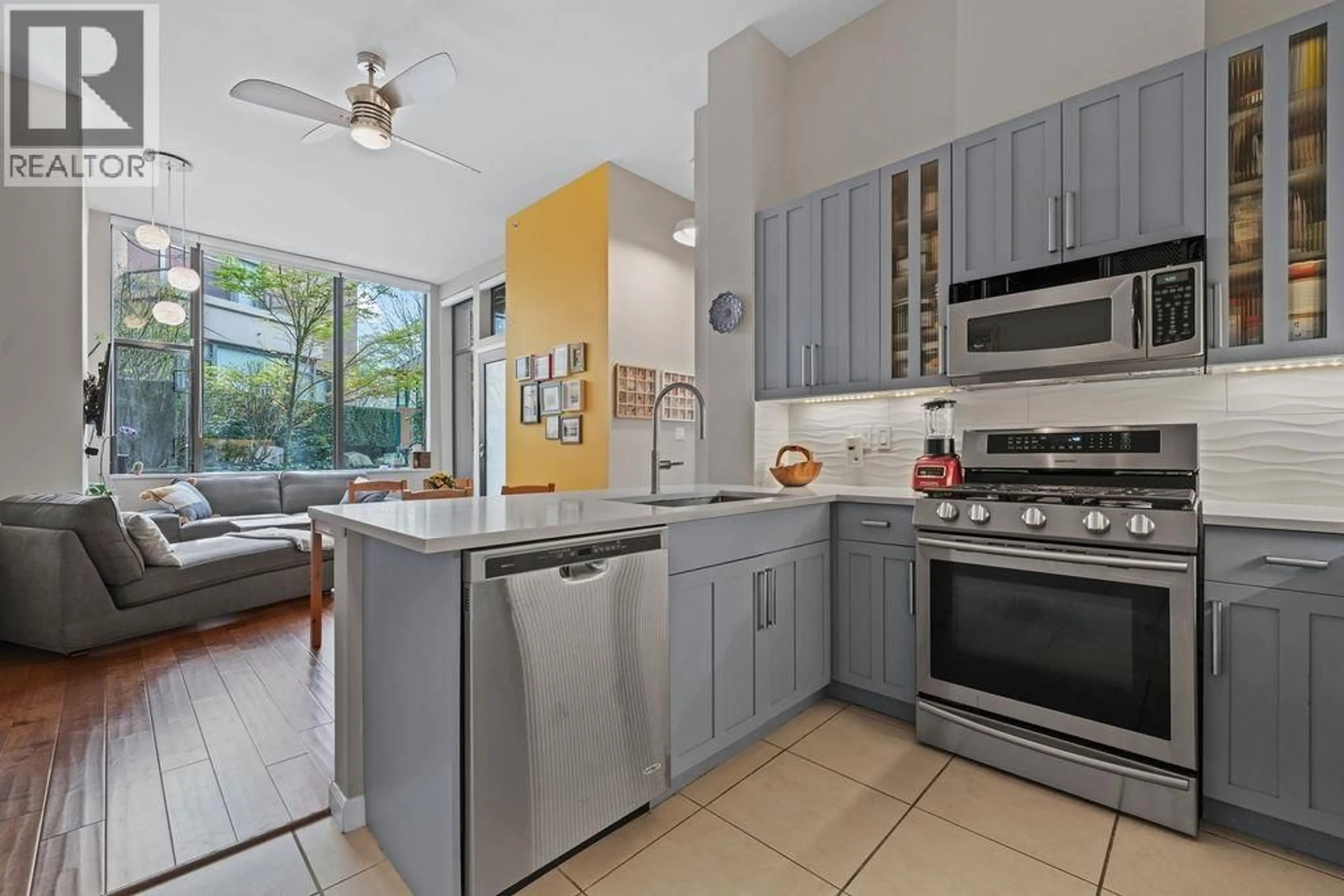 Standard kitchen, ceramic/tile floor for 103 - 170 1ST STREET, North Vancouver British Columbia V7M3P2