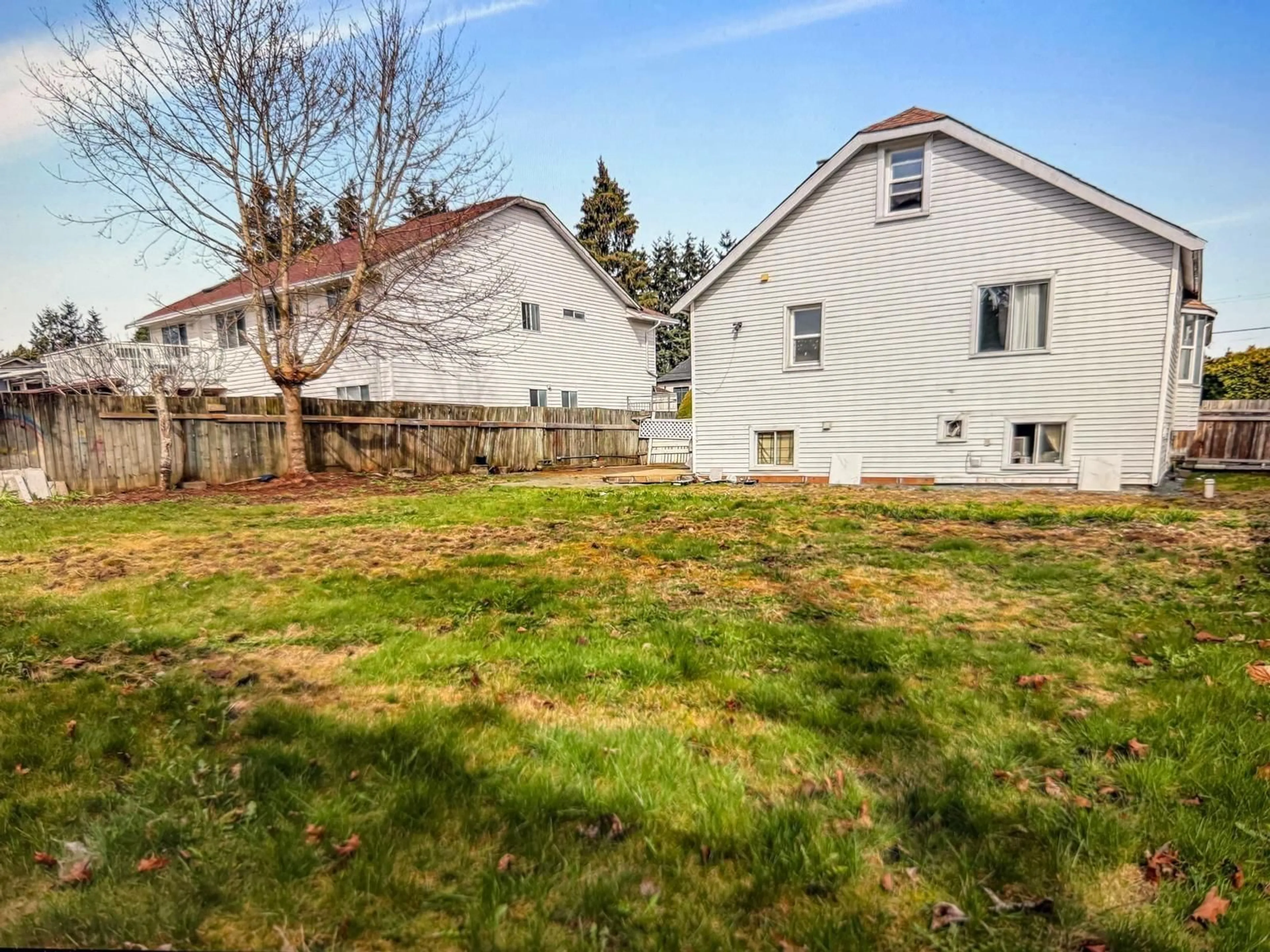 A pic from outside/outdoor area/front of a property/back of a property/a pic from drone, street for 14782 107A, Surrey British Columbia V3R1V1