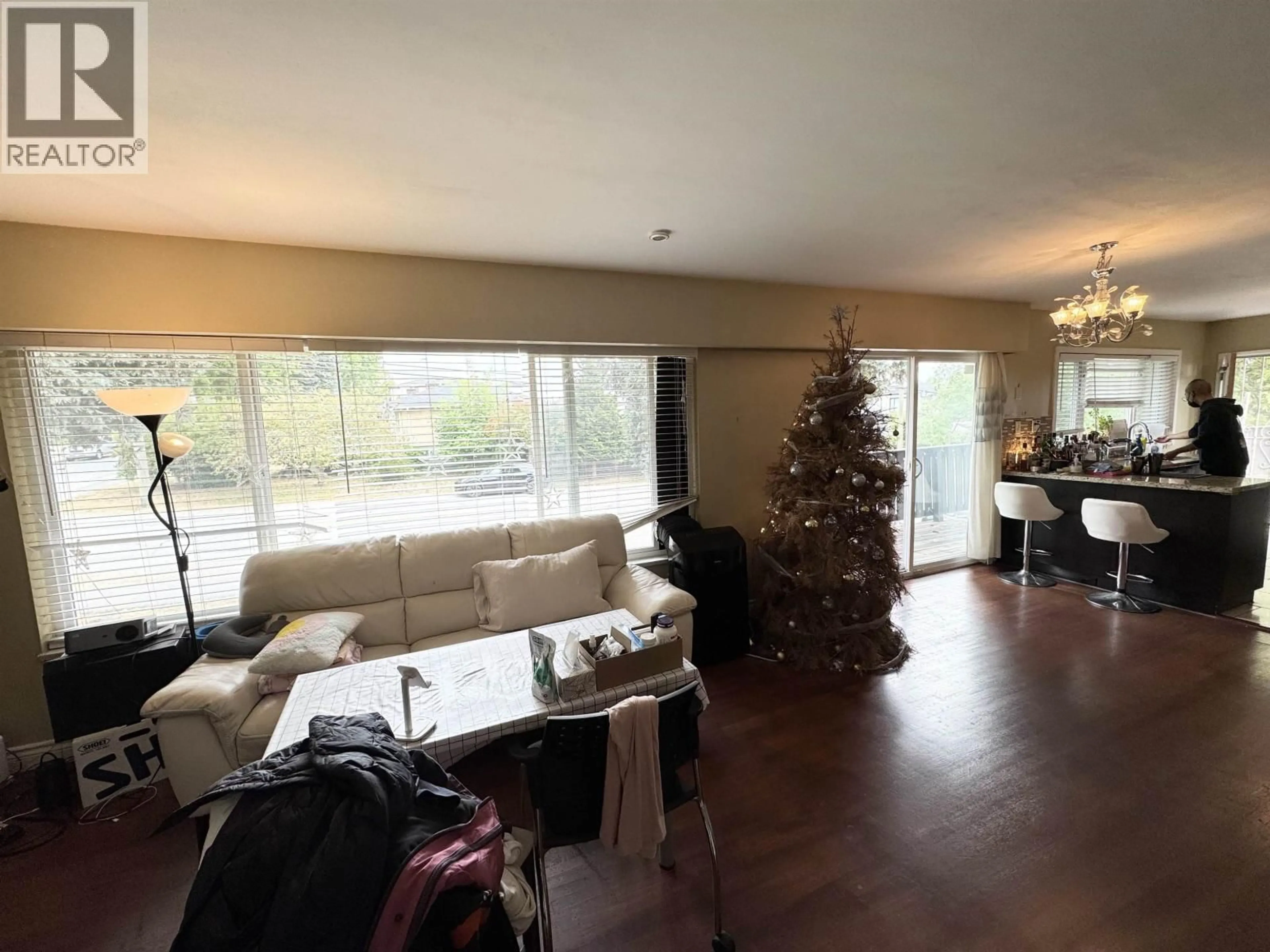A pic of a room for 1305 KENSINGTON AVENUE, Burnaby British Columbia V5B4C2